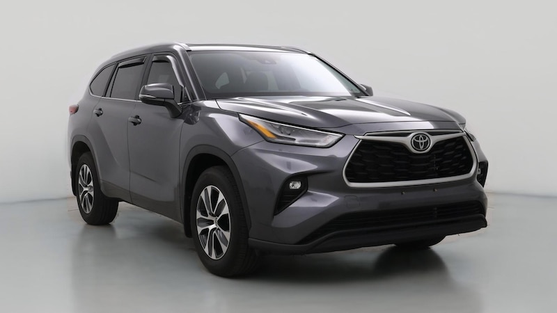 2023 Toyota Highlander XLE Hero Image