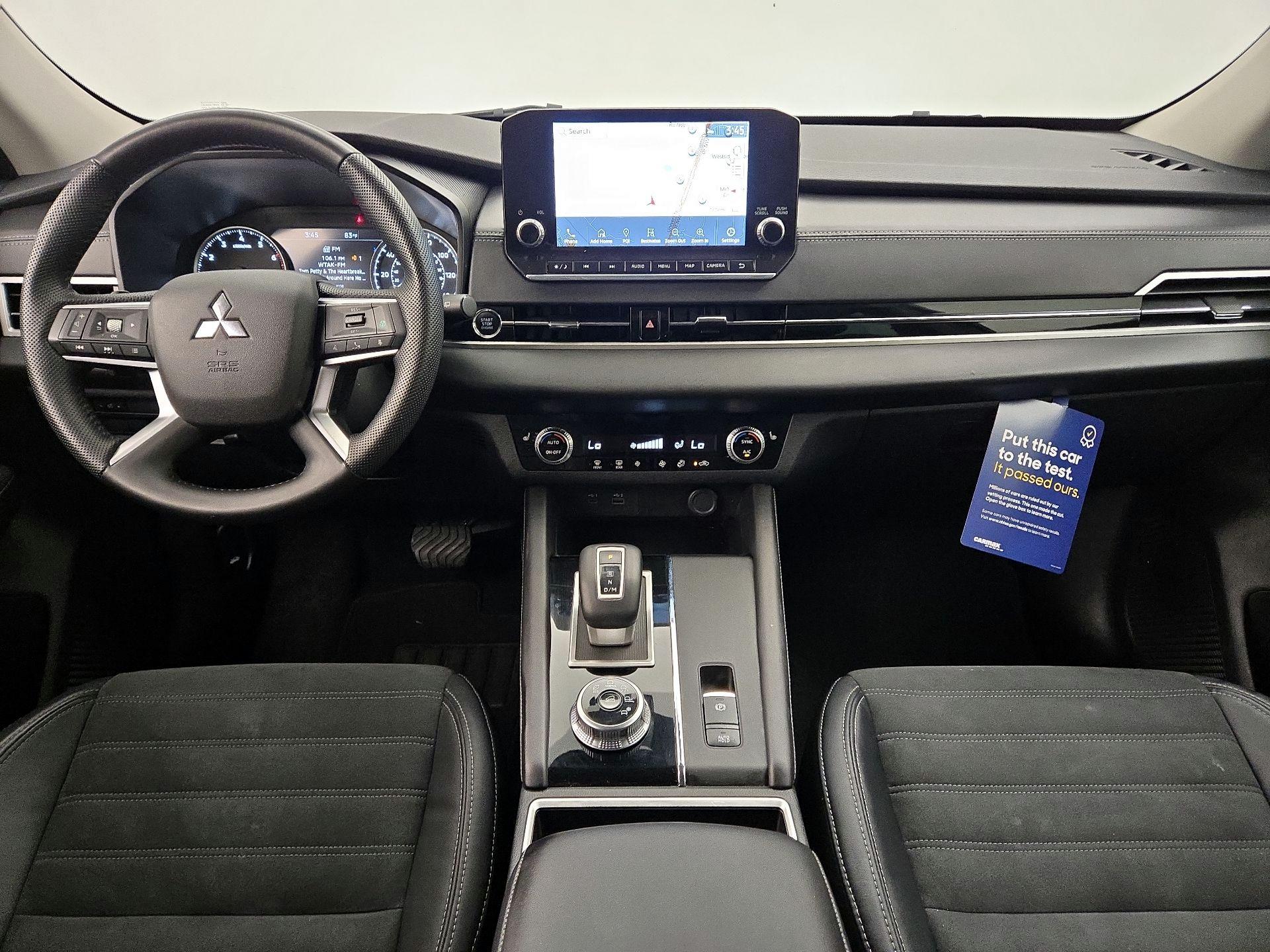 Thumbnail: 2023 Mitsubishi Outlander - 9