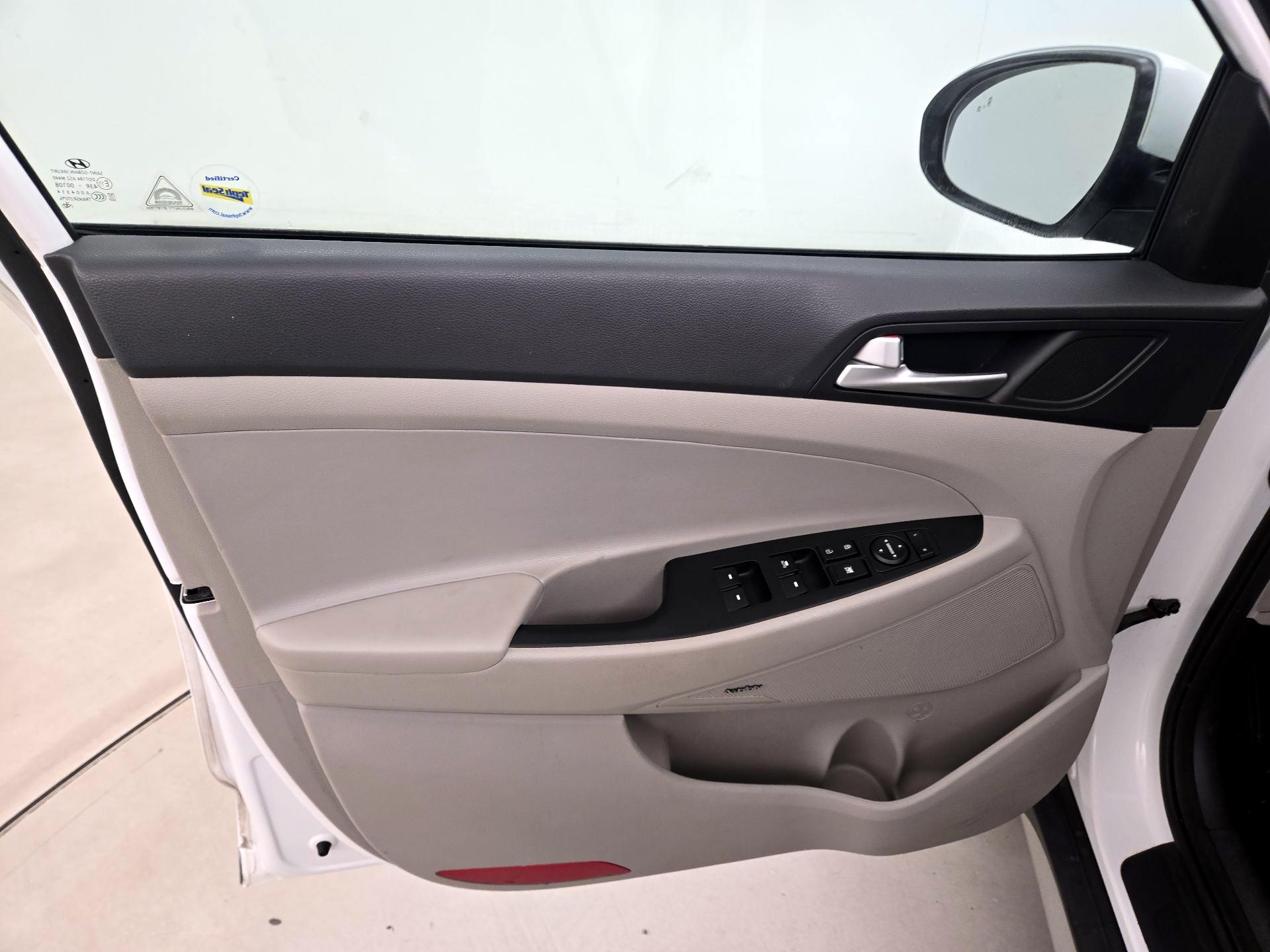 Thumbnail: 2019 Hyundai Tucson - 12