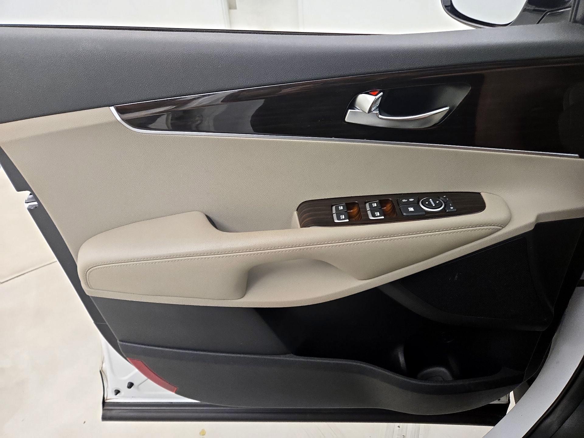Thumbnail: 2019 Kia Sorento - 12