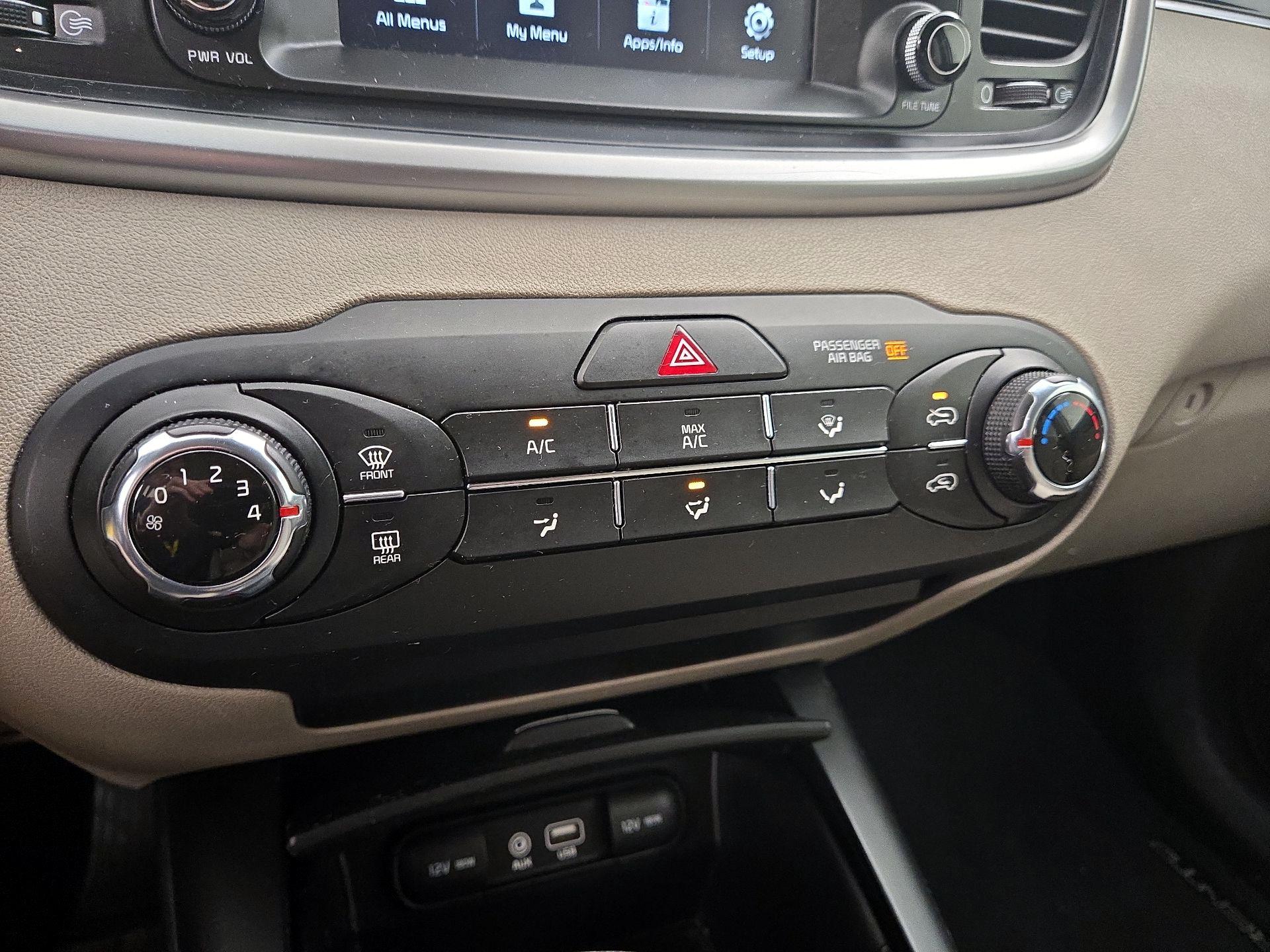 Thumbnail: 2019 Kia Sorento - 16