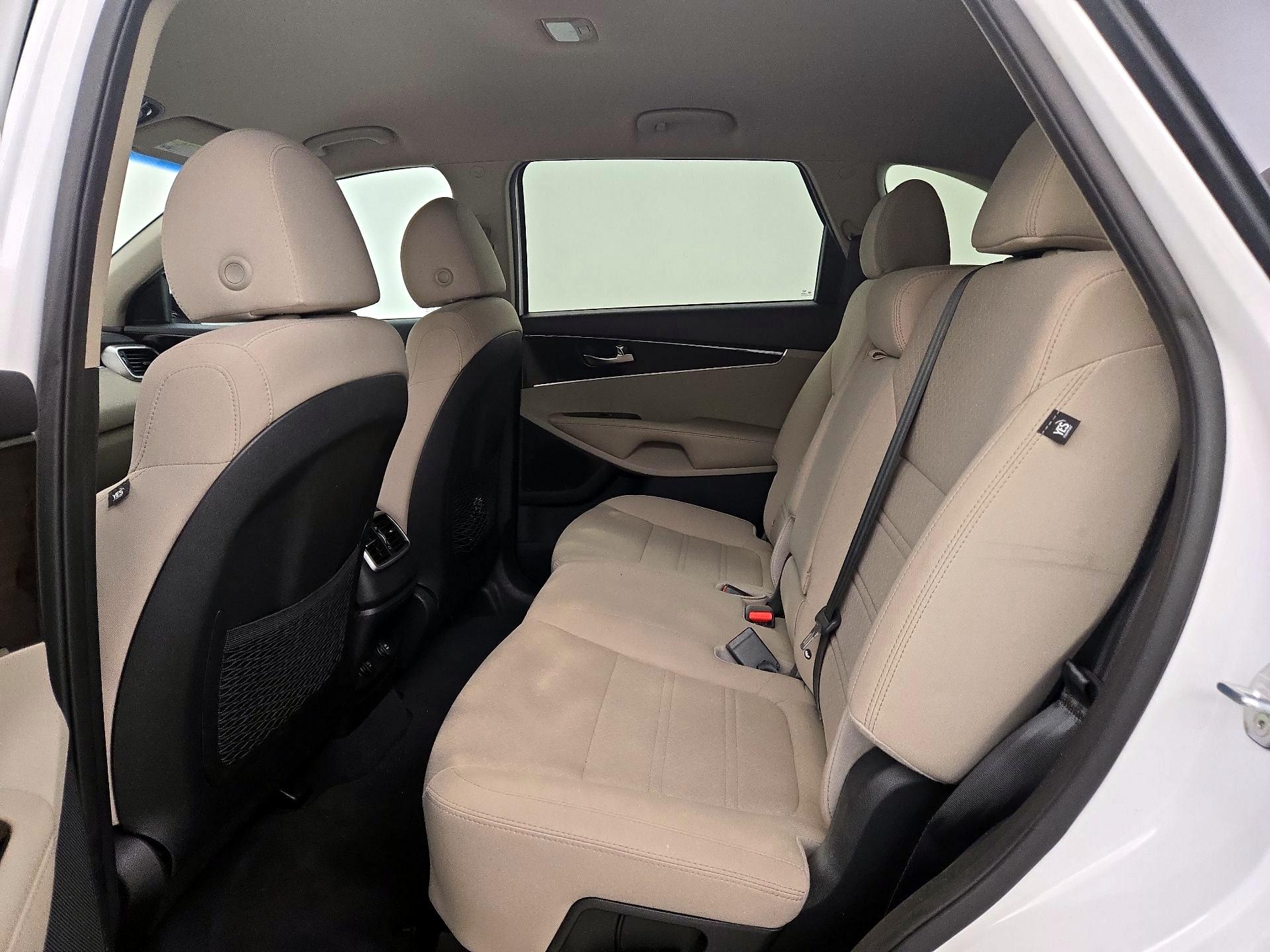 Thumbnail: 2019 Kia Sorento - 19