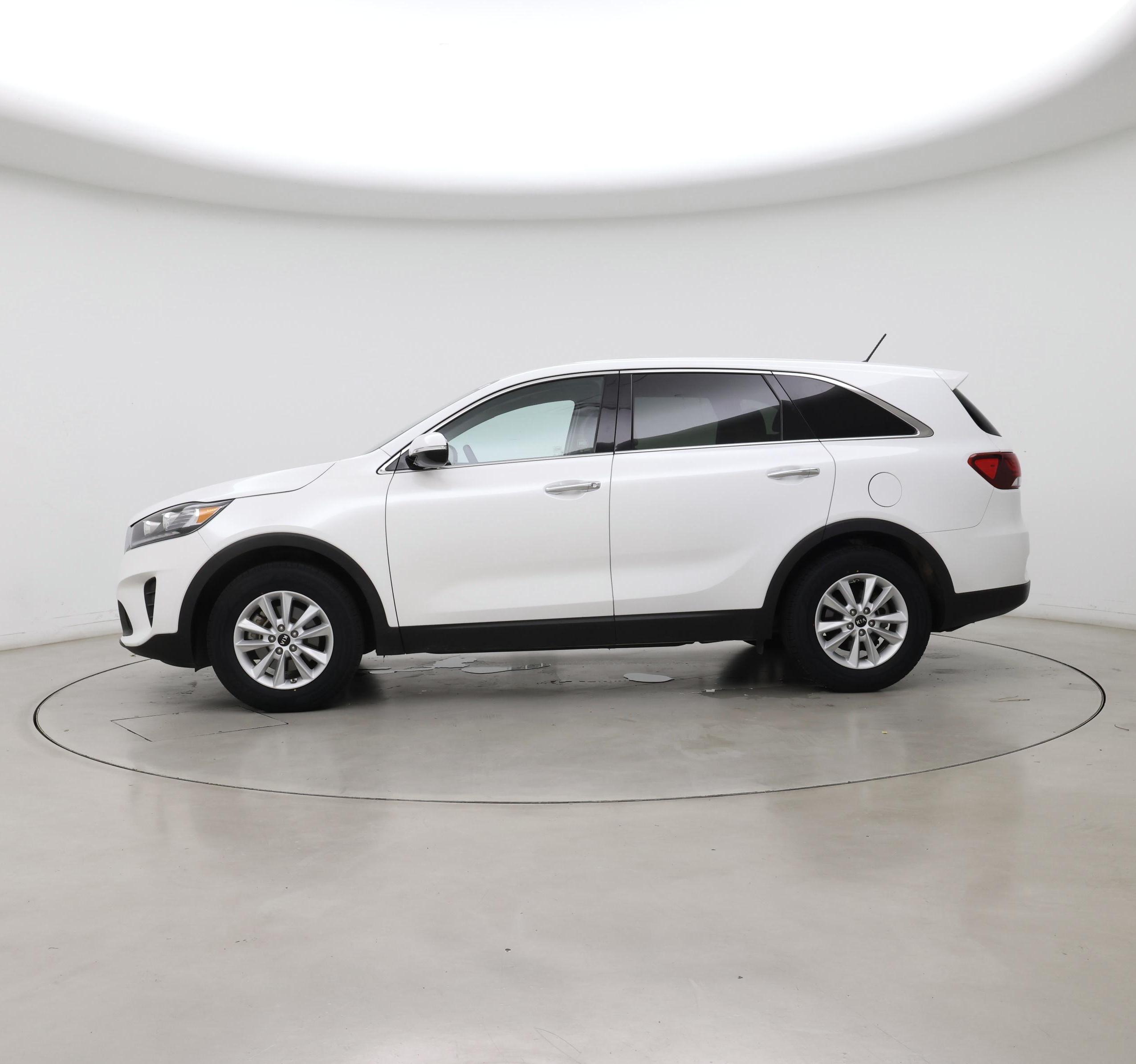 Thumbnail: 2019 Kia Sorento - 3