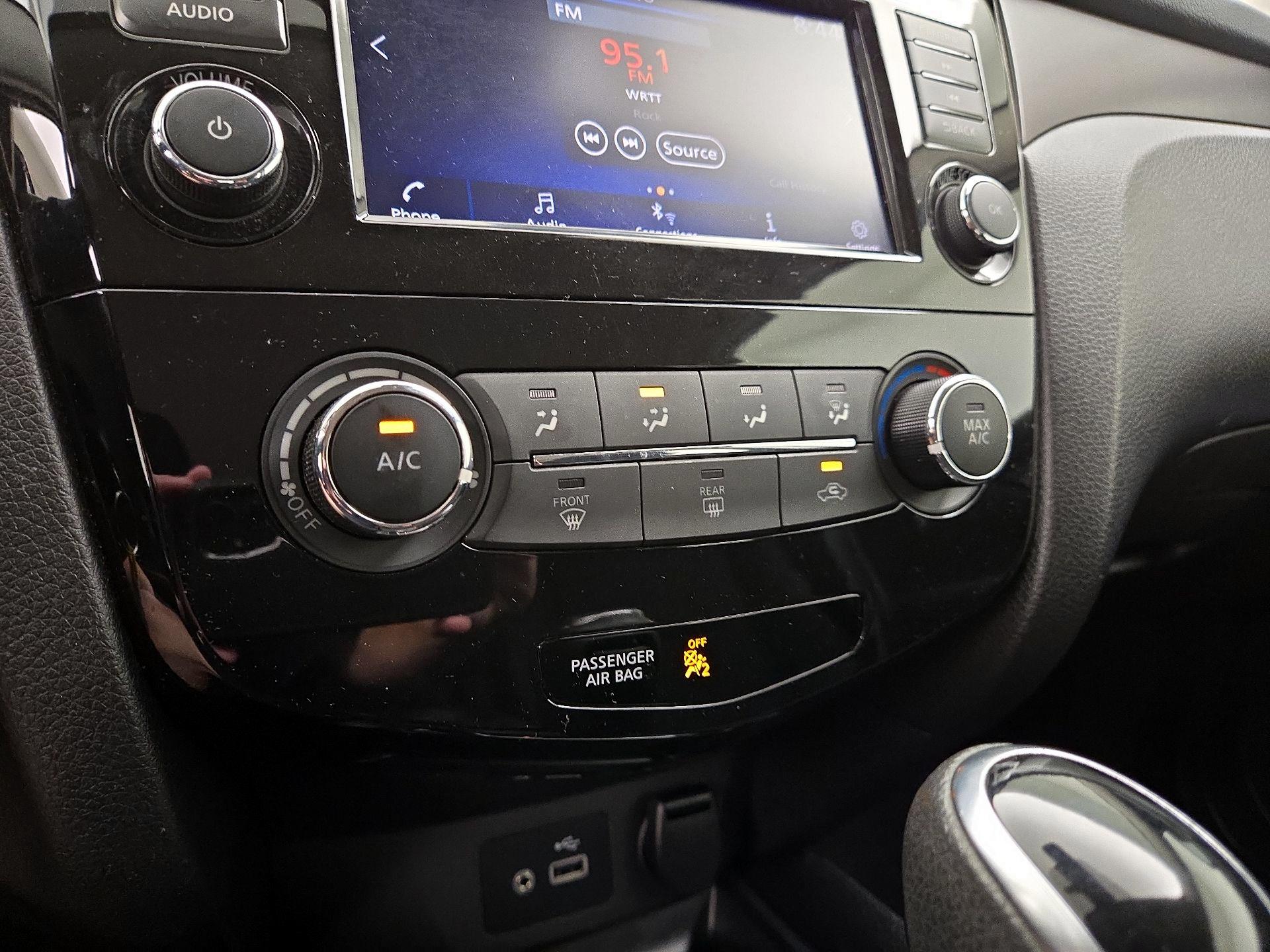 Thumbnail: 2020 Nissan Rogue Sport - 16