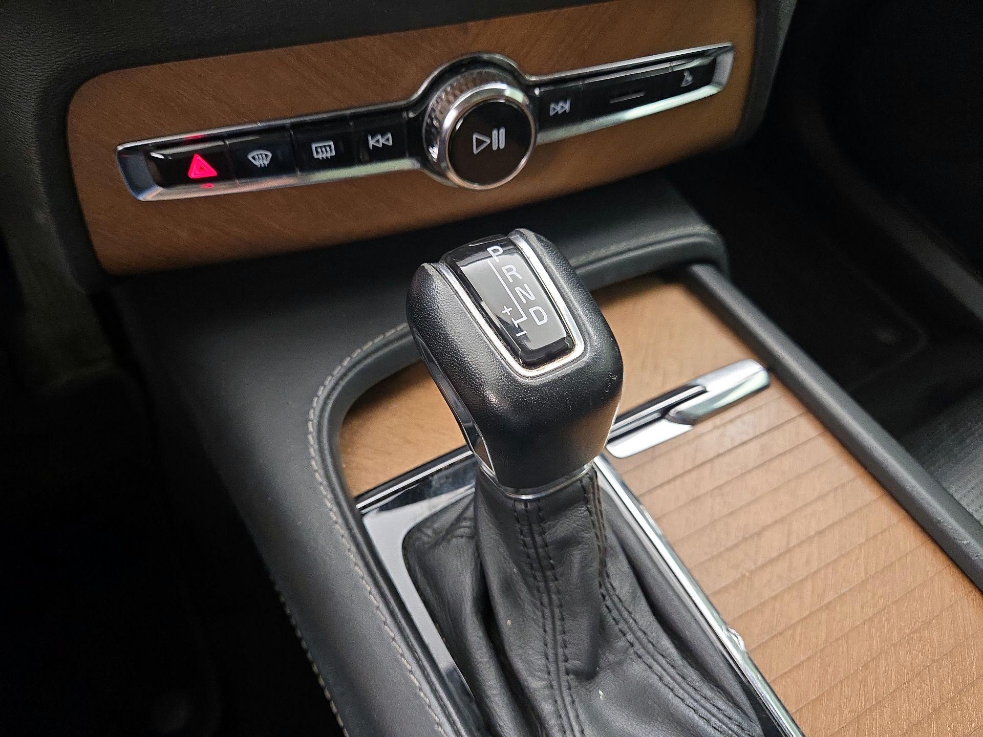 Thumbnail: 2018 Volvo XC90 - 17