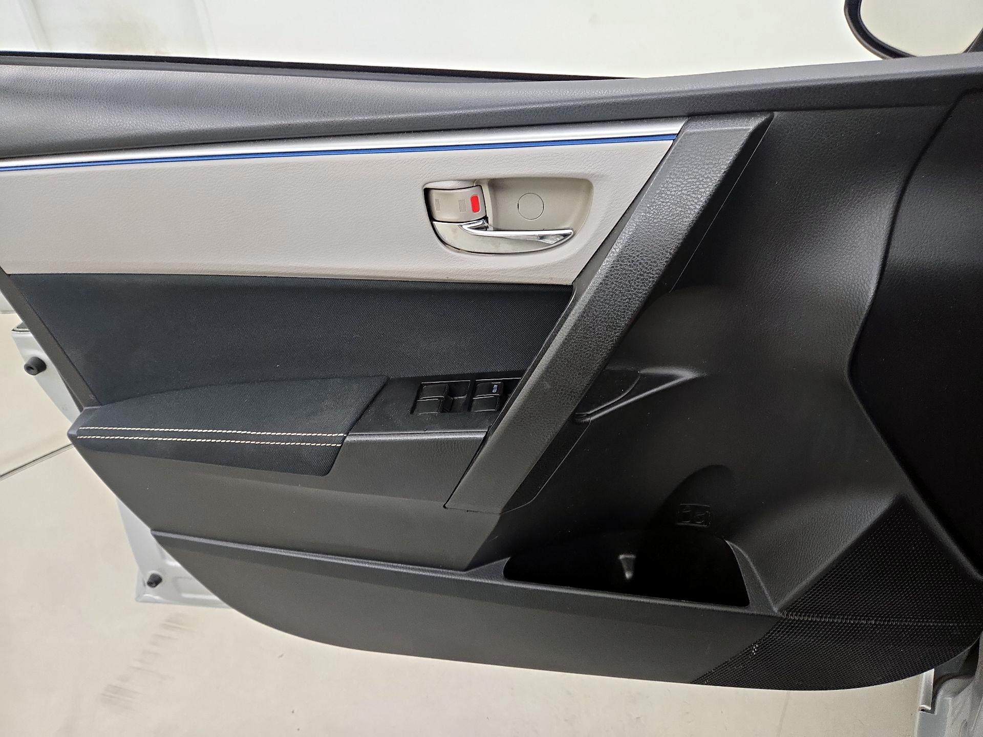 Thumbnail: 2016 Toyota Corolla - 12