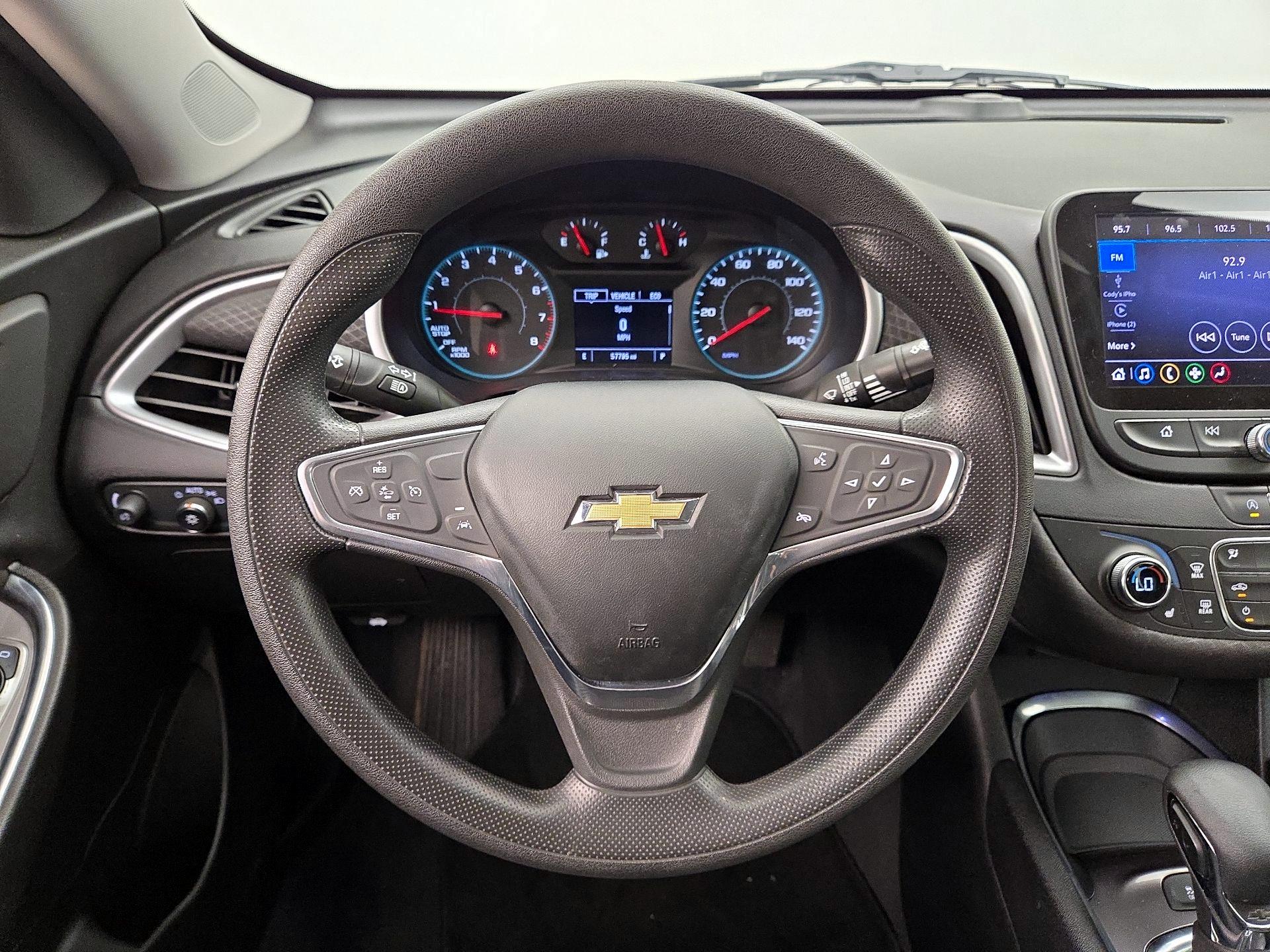 Thumbnail: 2022 Chevrolet Malibu - 10