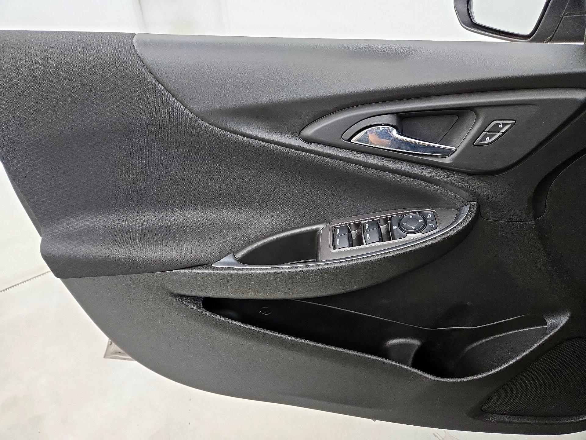 Thumbnail: 2022 Chevrolet Malibu - 12