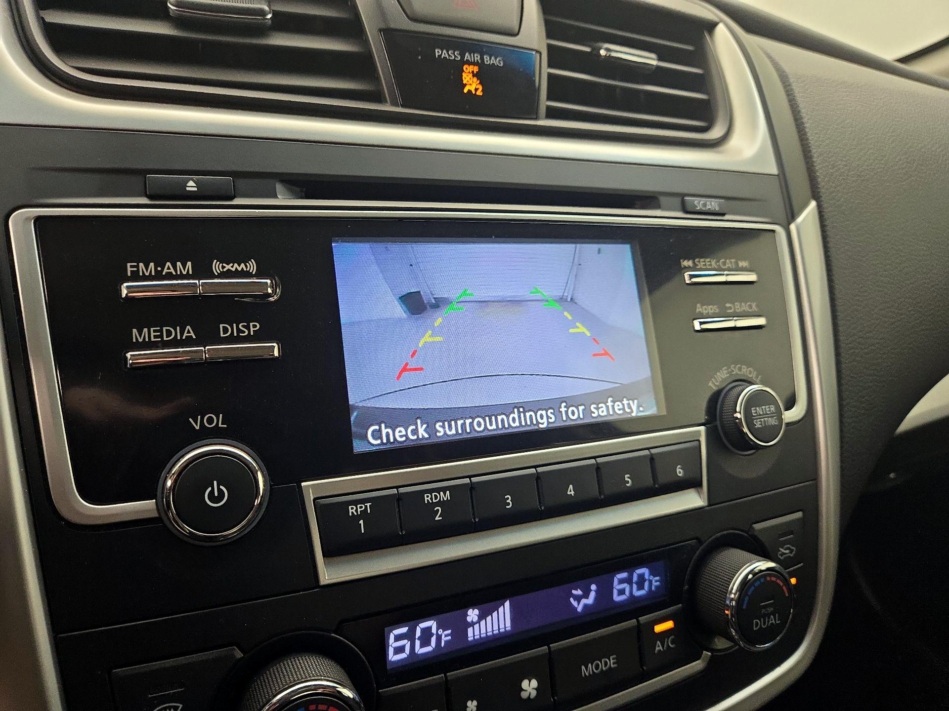 Thumbnail: 2016 Nissan Altima - 14