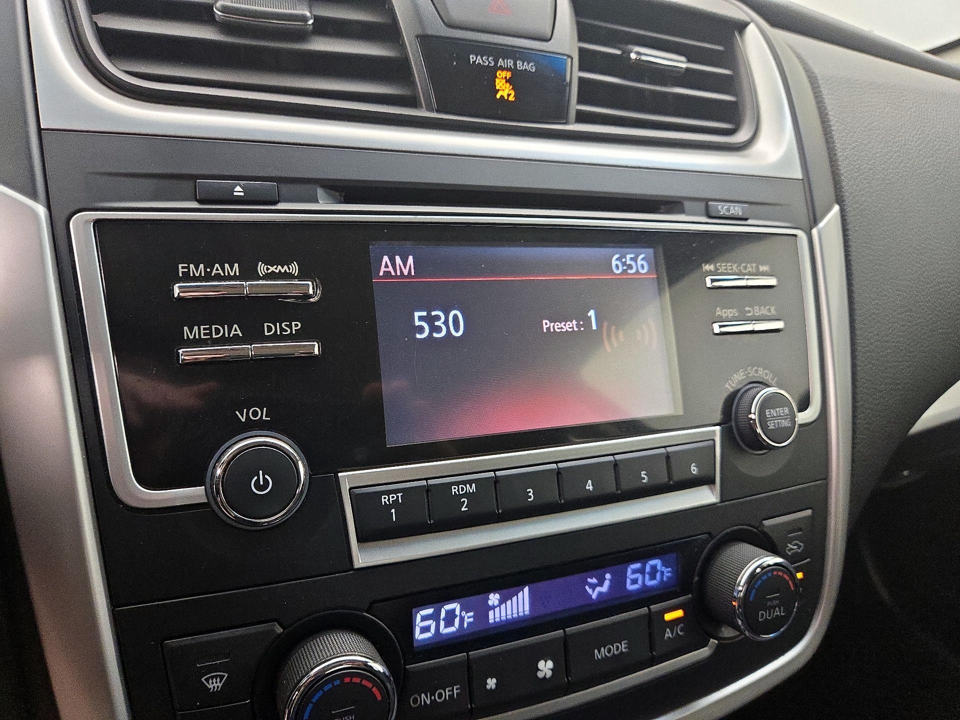 Thumbnail: 2016 Nissan Altima - 15
