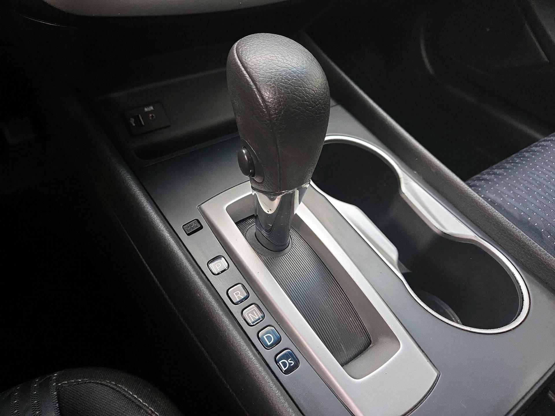 Thumbnail: 2016 Nissan Altima - 17