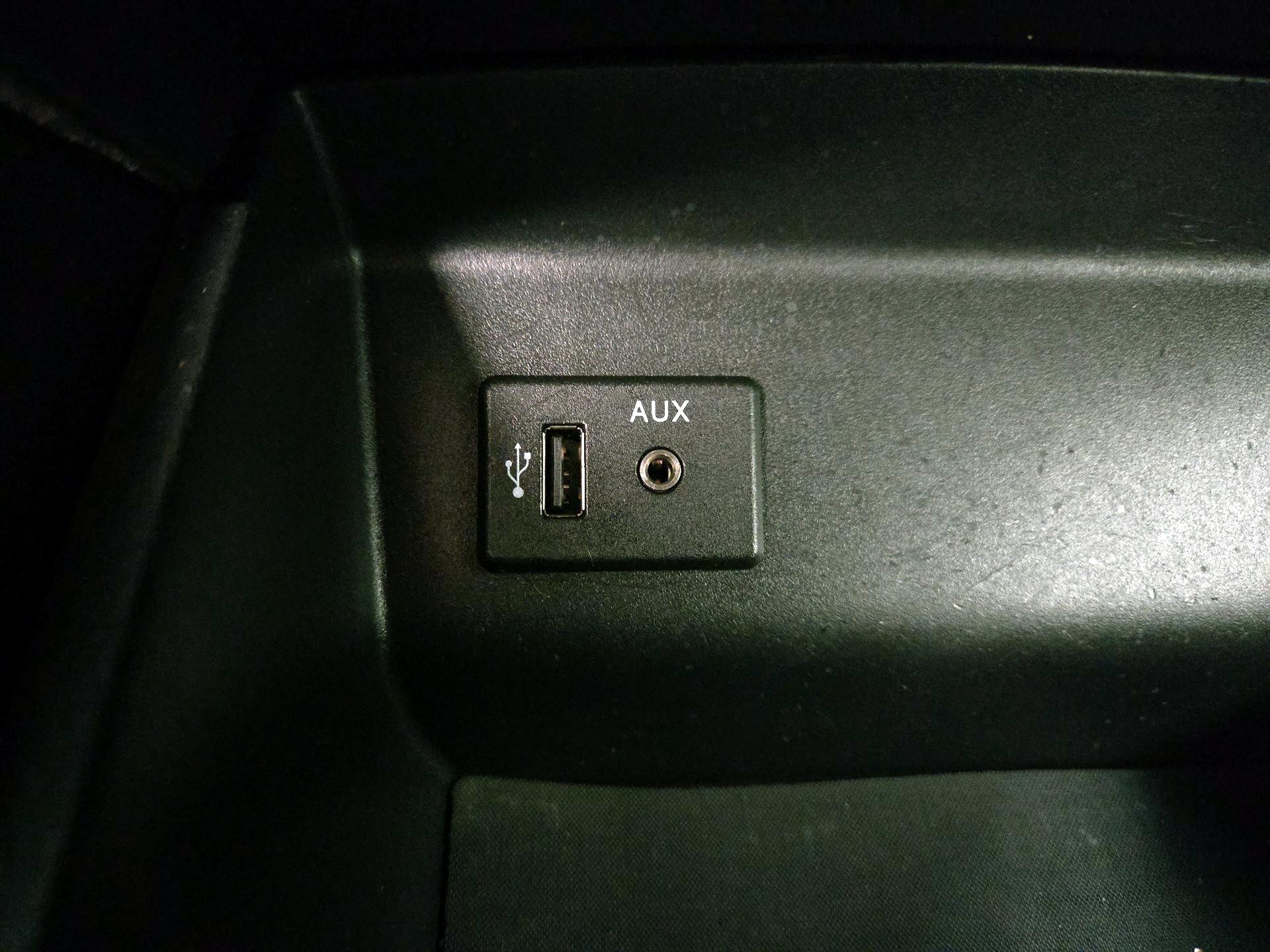 Thumbnail: 2016 Nissan Altima - 18