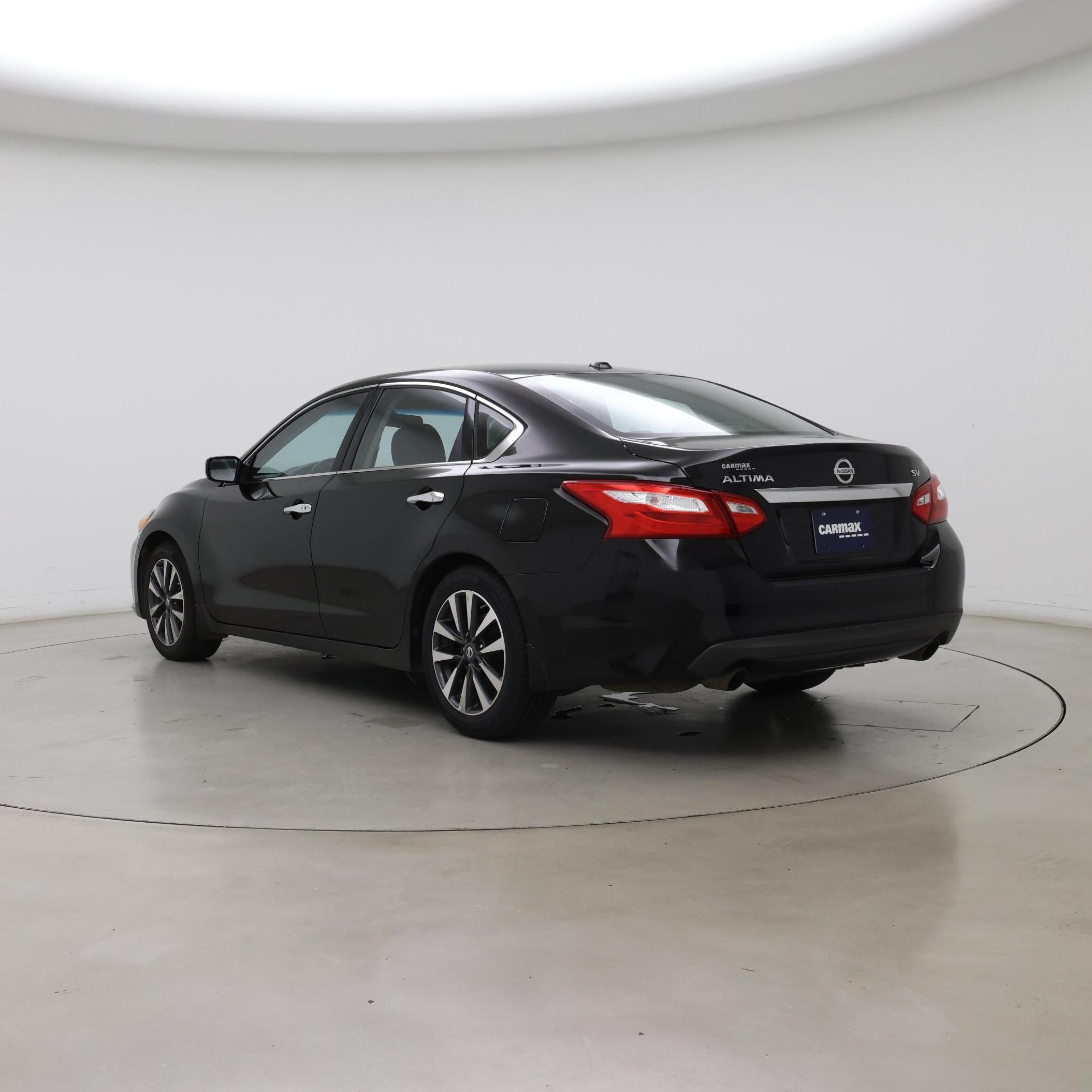Thumbnail: 2016 Nissan Altima - 2