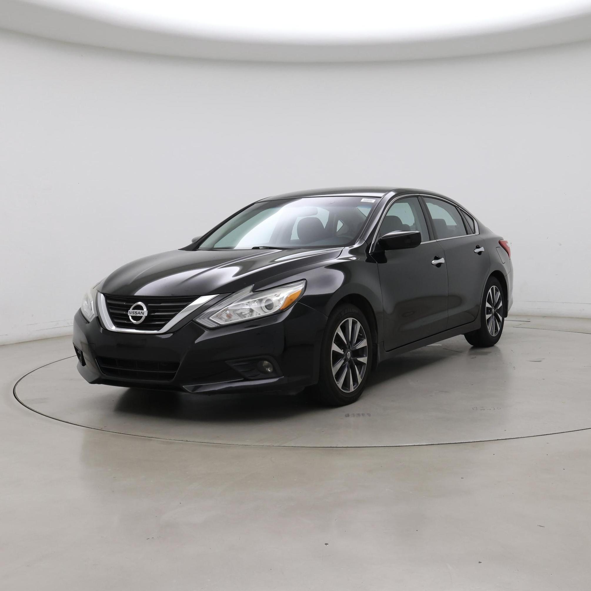 Thumbnail: 2016 Nissan Altima - 4