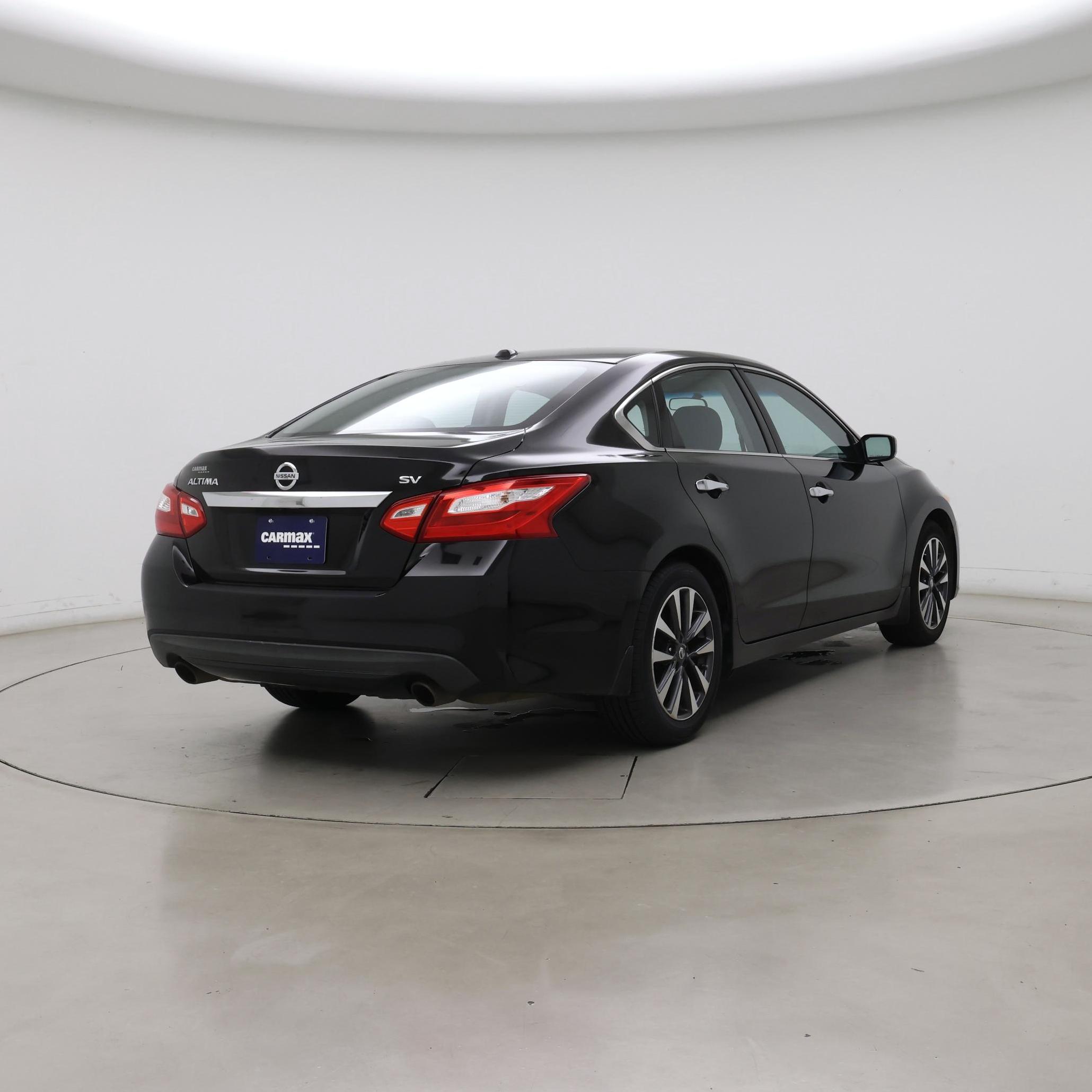 Thumbnail: 2016 Nissan Altima - 8