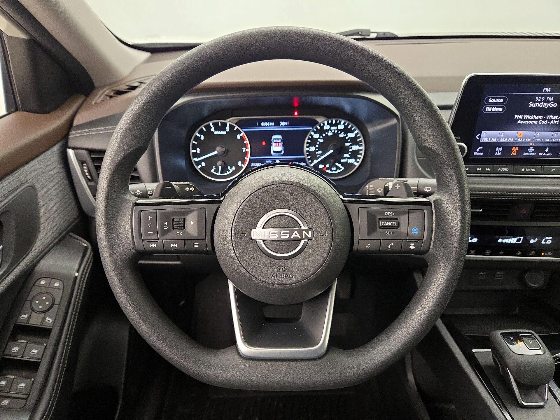 Thumbnail: 2023 Nissan Rogue - 10