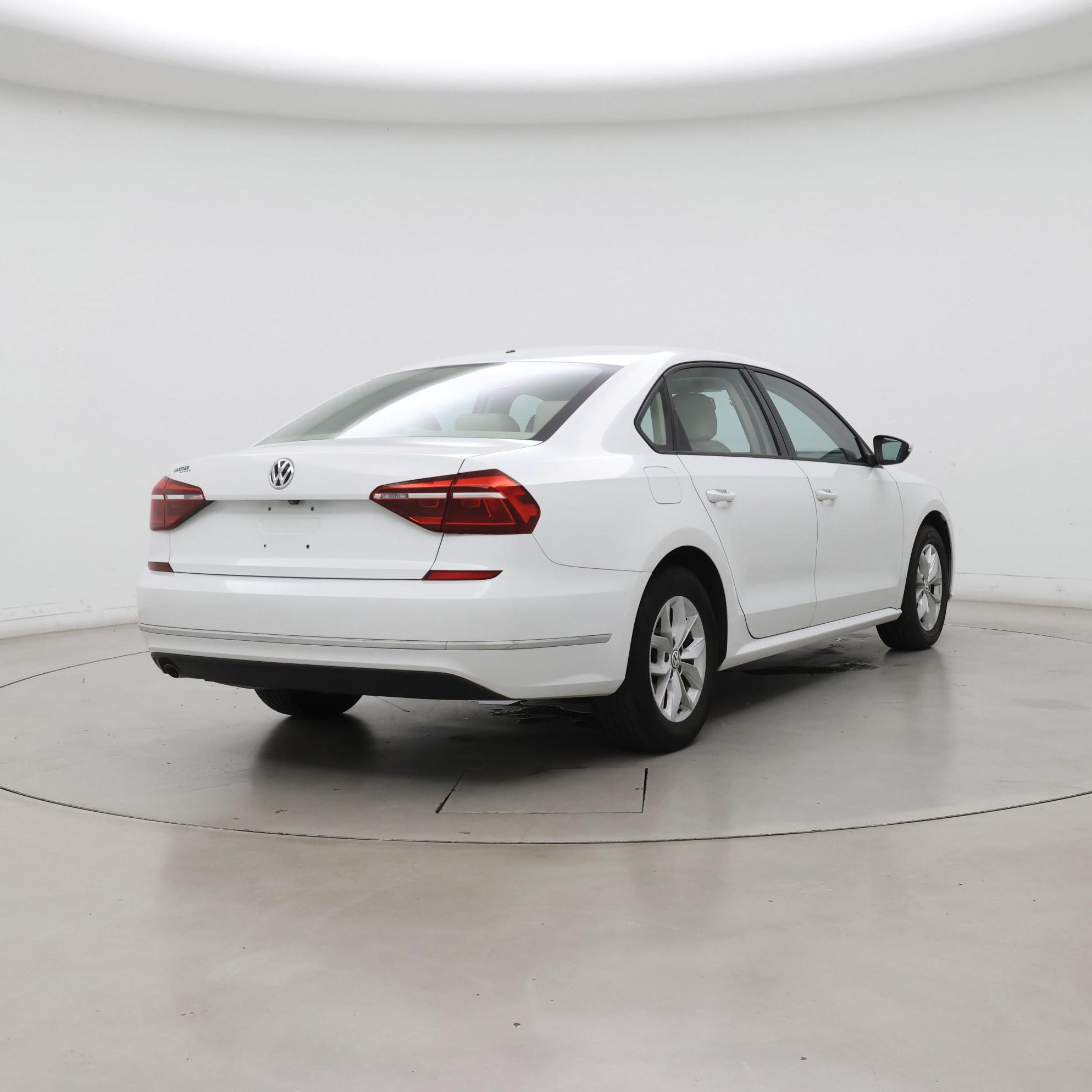 Thumbnail: 2018 Volkswagen Passat - 8