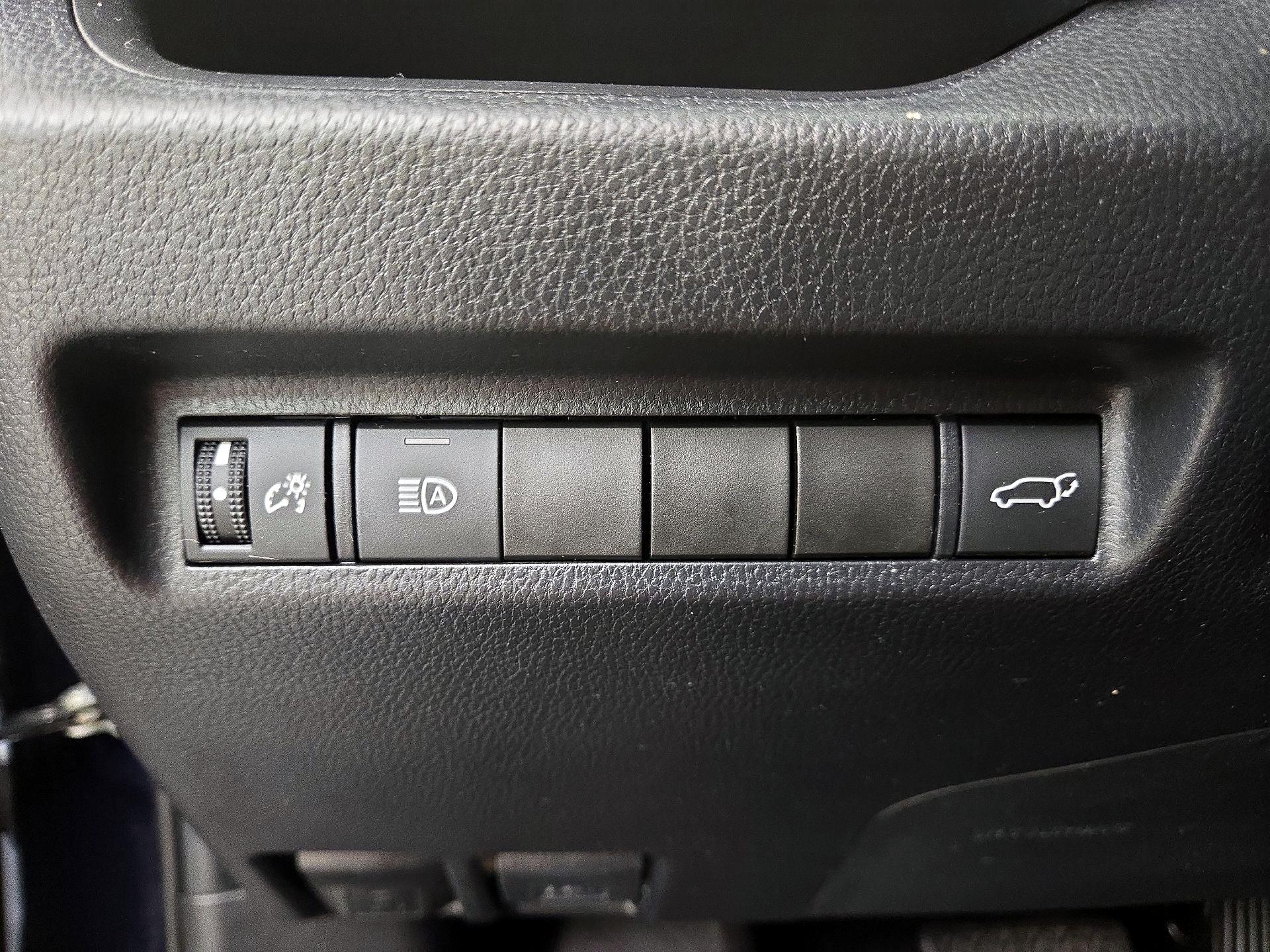 Thumbnail: 2020 Toyota RAV4 - 13