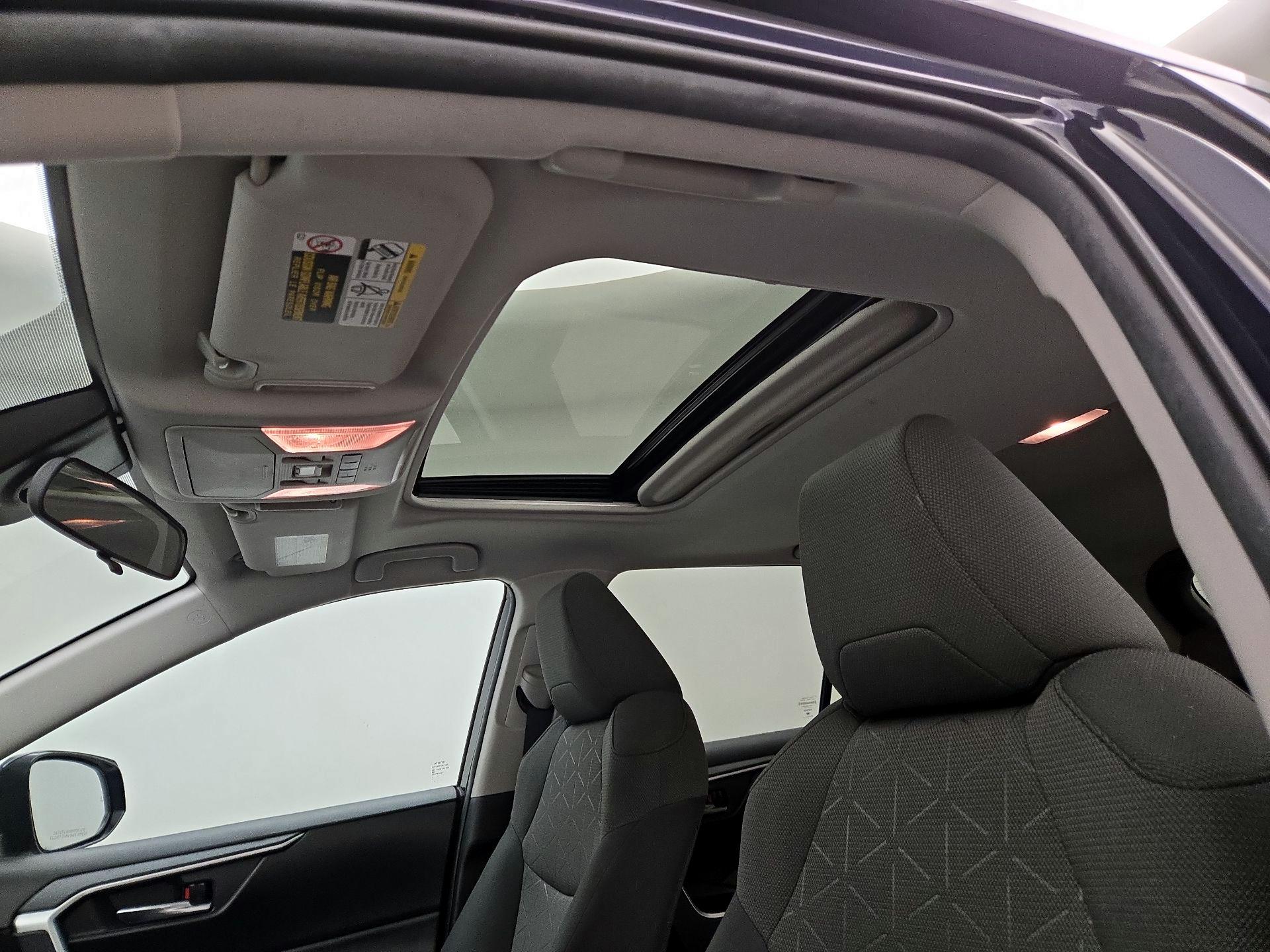 Thumbnail: 2020 Toyota RAV4 - 19