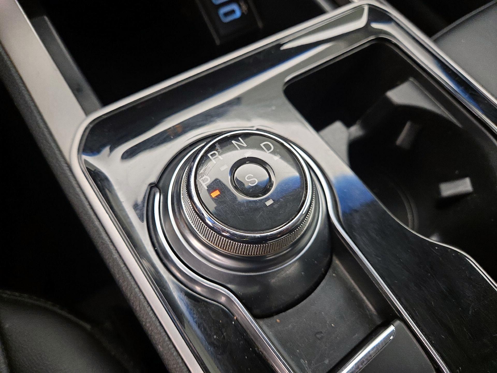 Thumbnail: 2020 Ford Edge - 18
