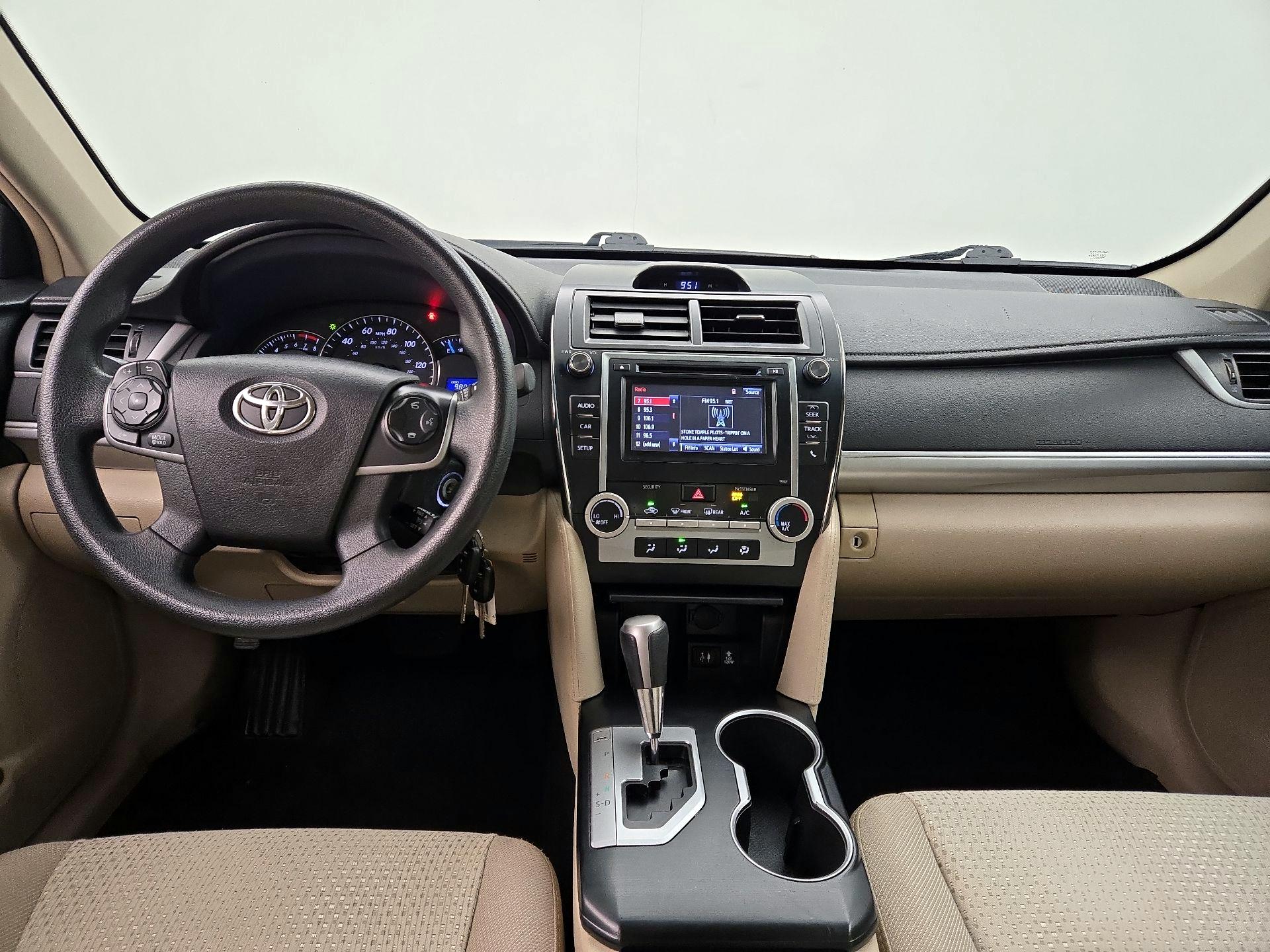 Thumbnail: 2014 Toyota Camry - 9