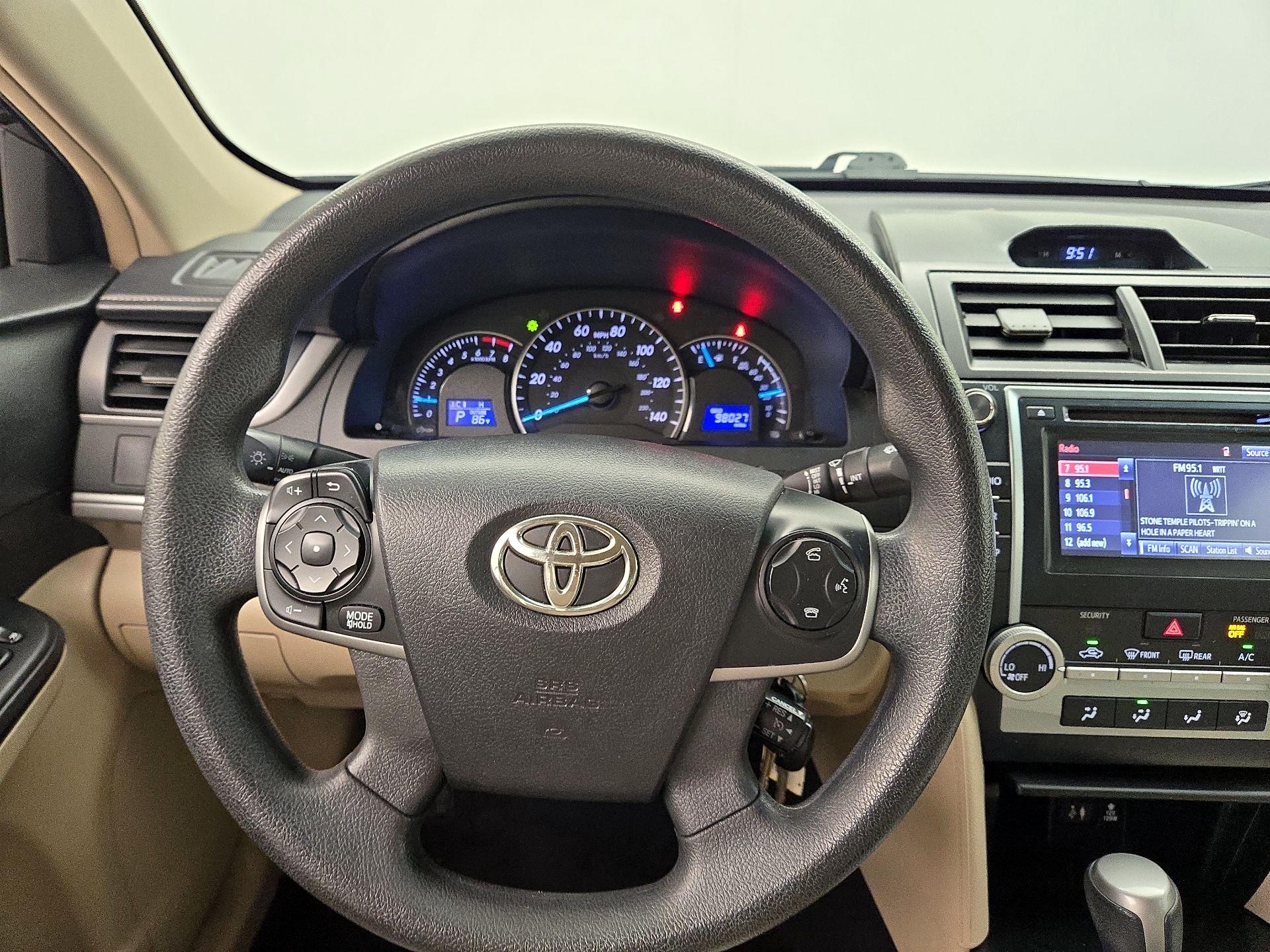 Thumbnail: 2014 Toyota Camry - 10