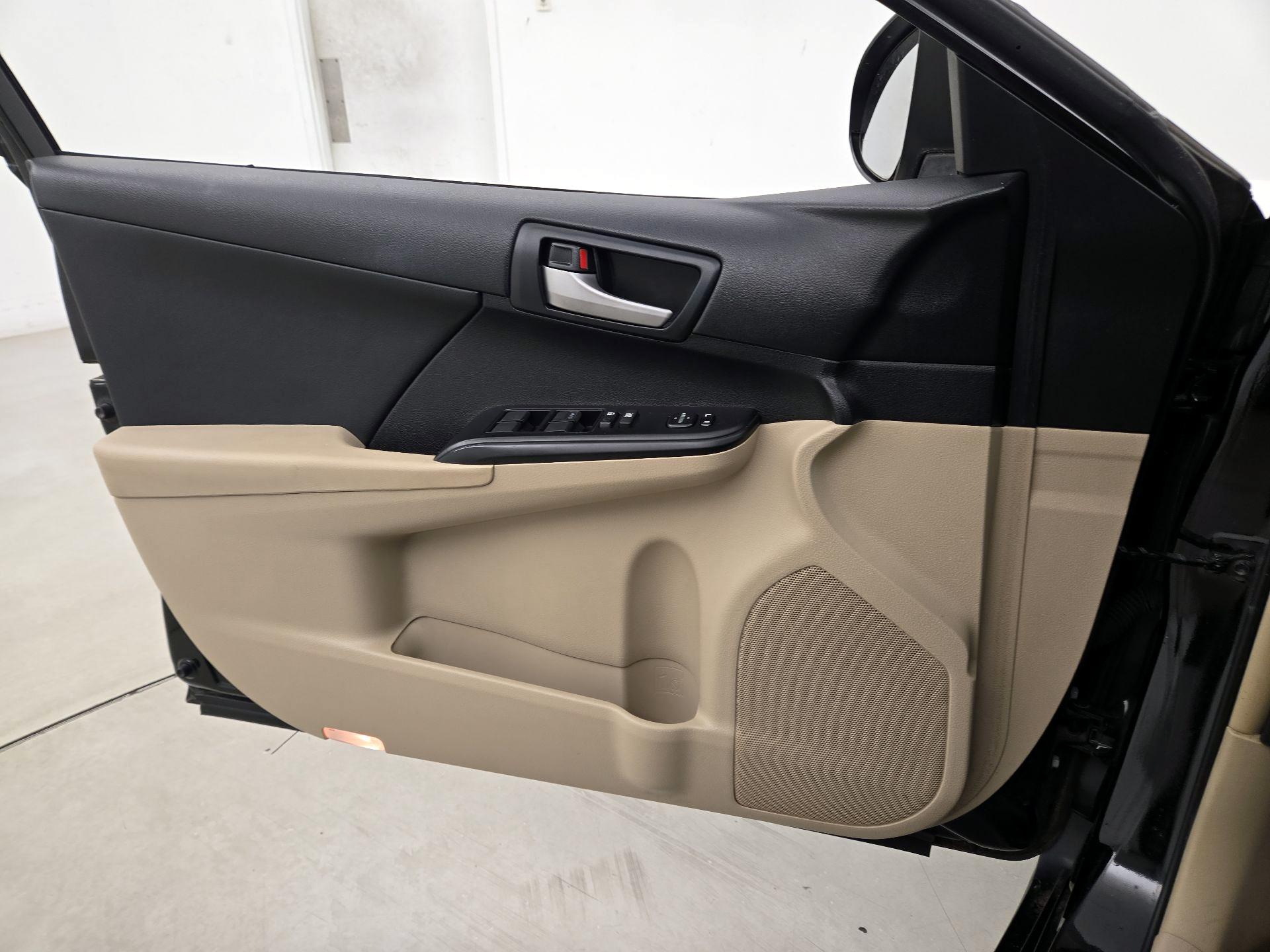 Thumbnail: 2014 Toyota Camry - 12