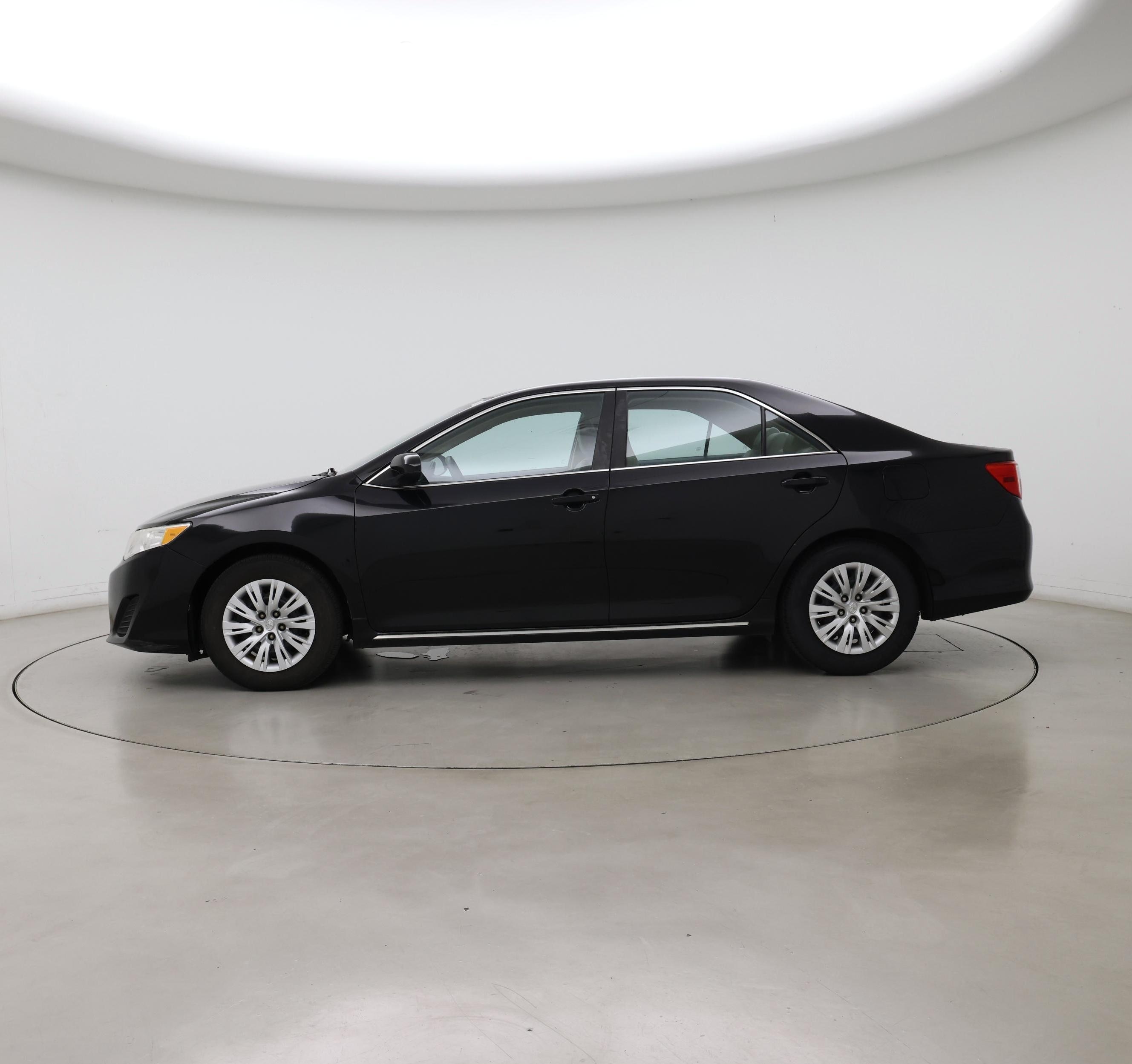 Thumbnail: 2014 Toyota Camry - 3