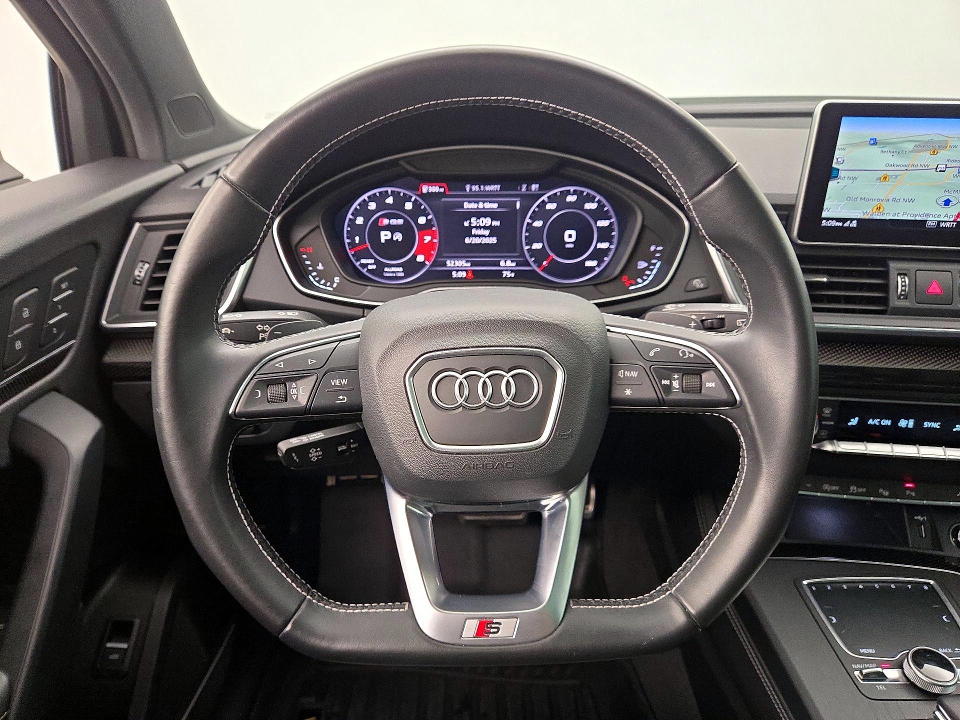 Thumbnail: 2020 Audi SQ5 - 10