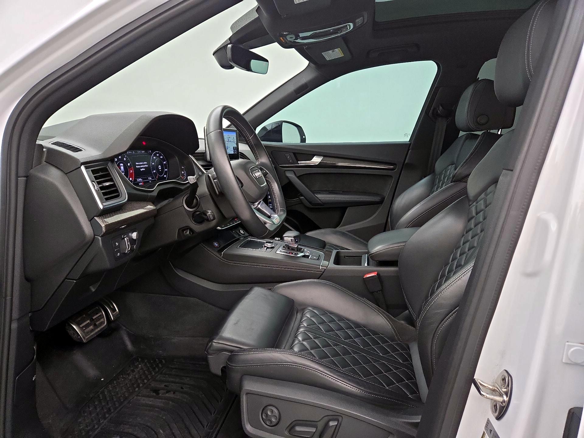 Thumbnail: 2020 Audi SQ5 - 11