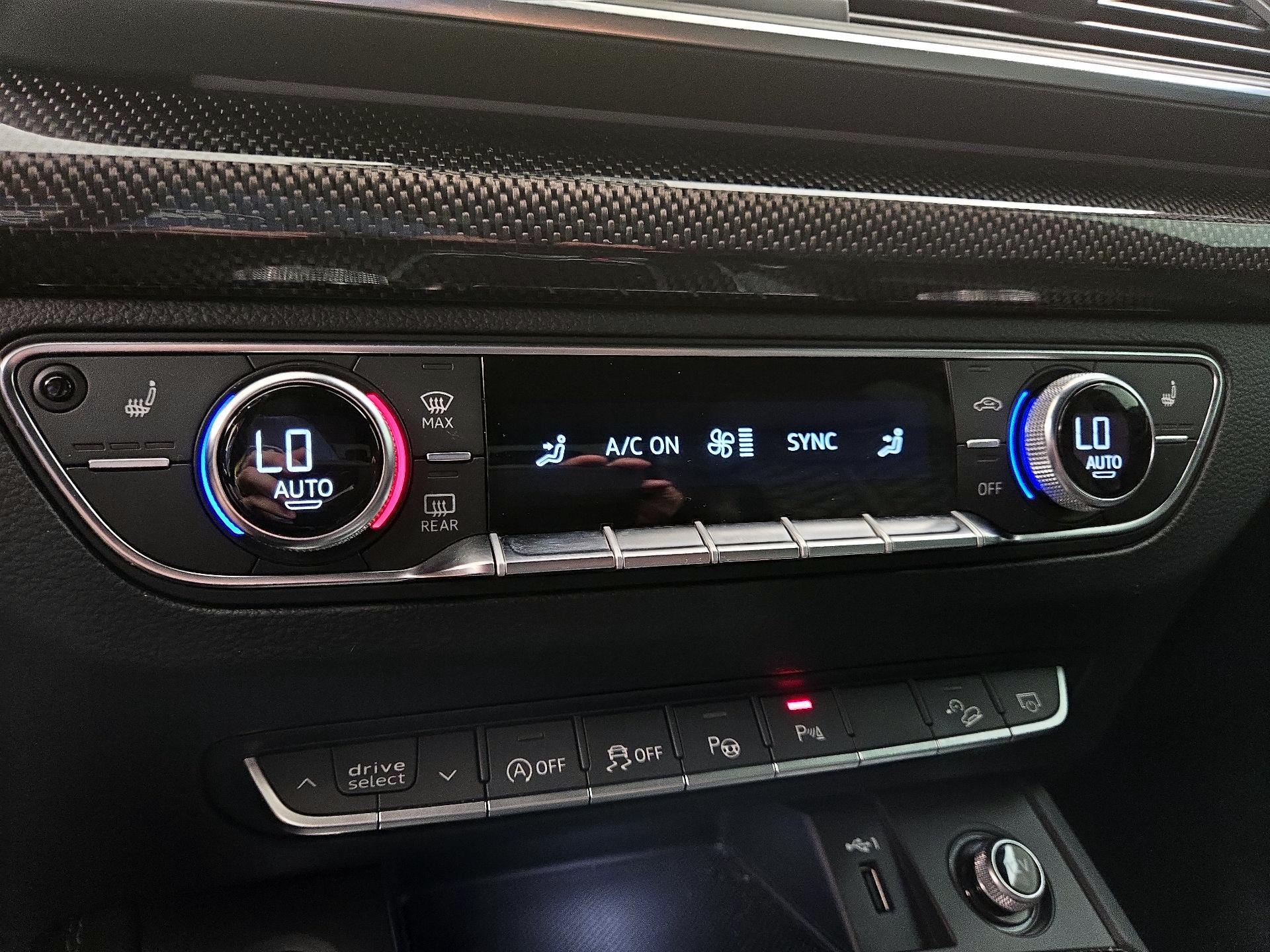 Thumbnail: 2020 Audi SQ5 - 17