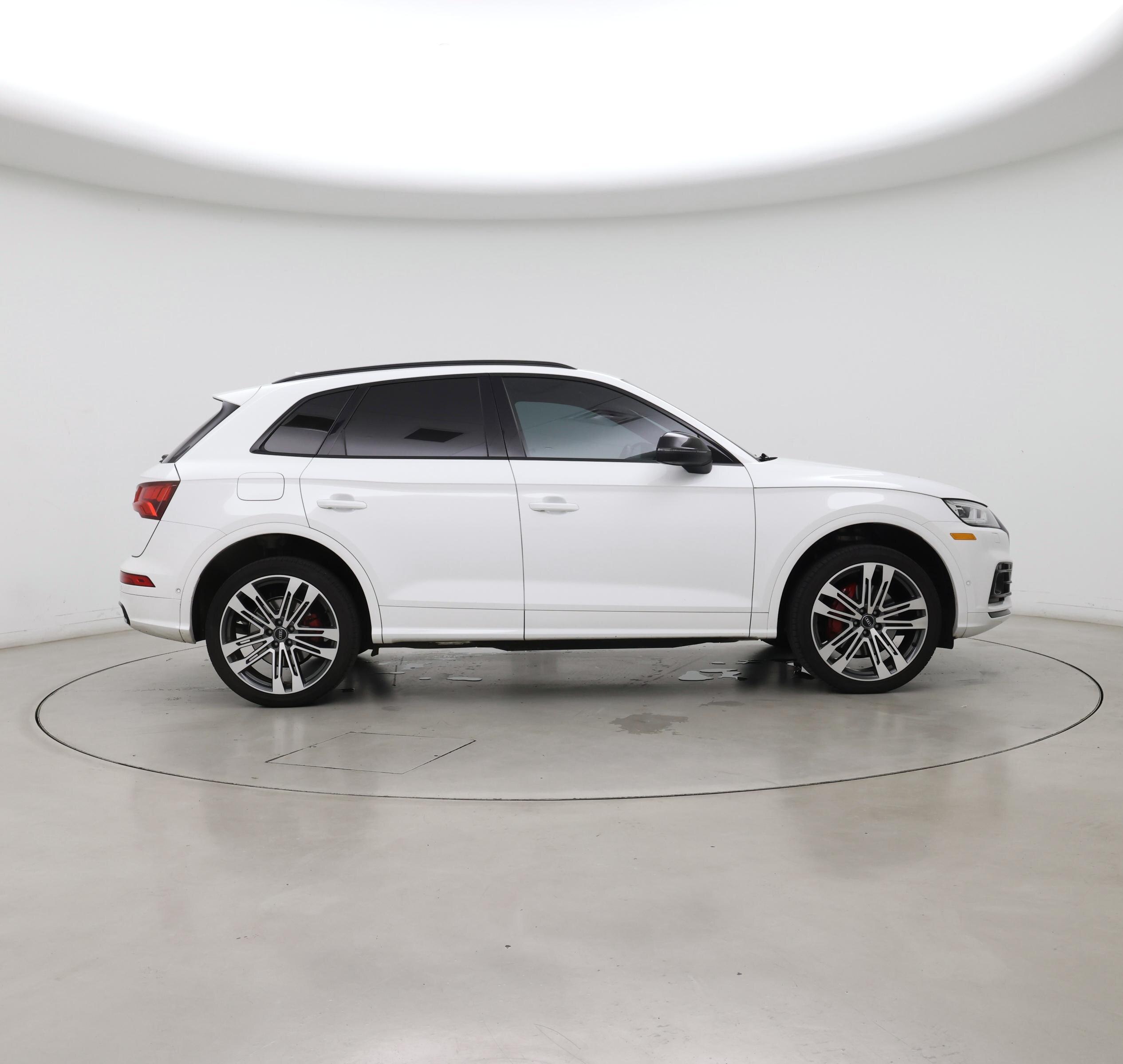 Thumbnail: 2020 Audi SQ5 - 7
