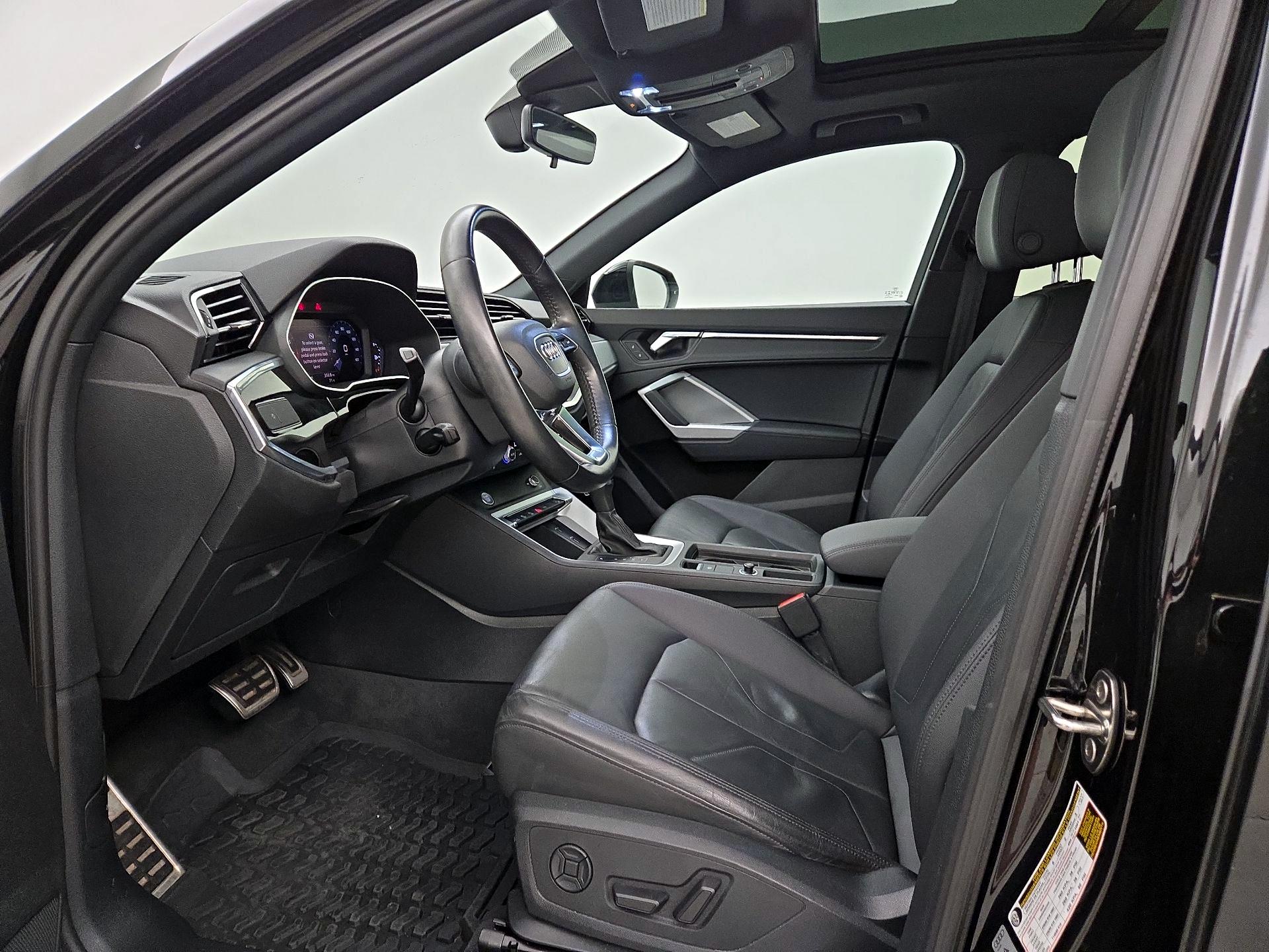 Thumbnail: 2020 Audi Q3 - 11