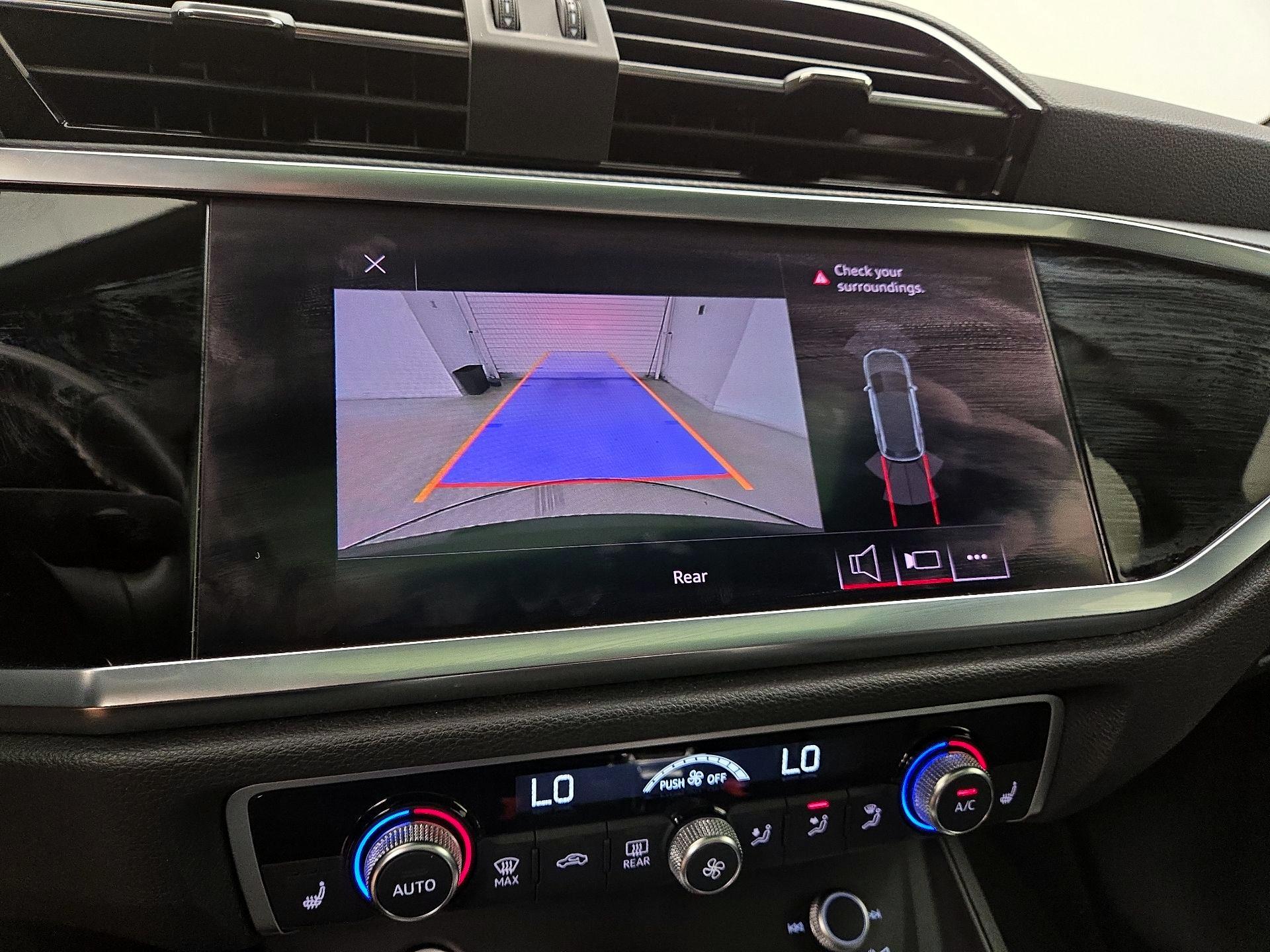 Thumbnail: 2020 Audi Q3 - 14