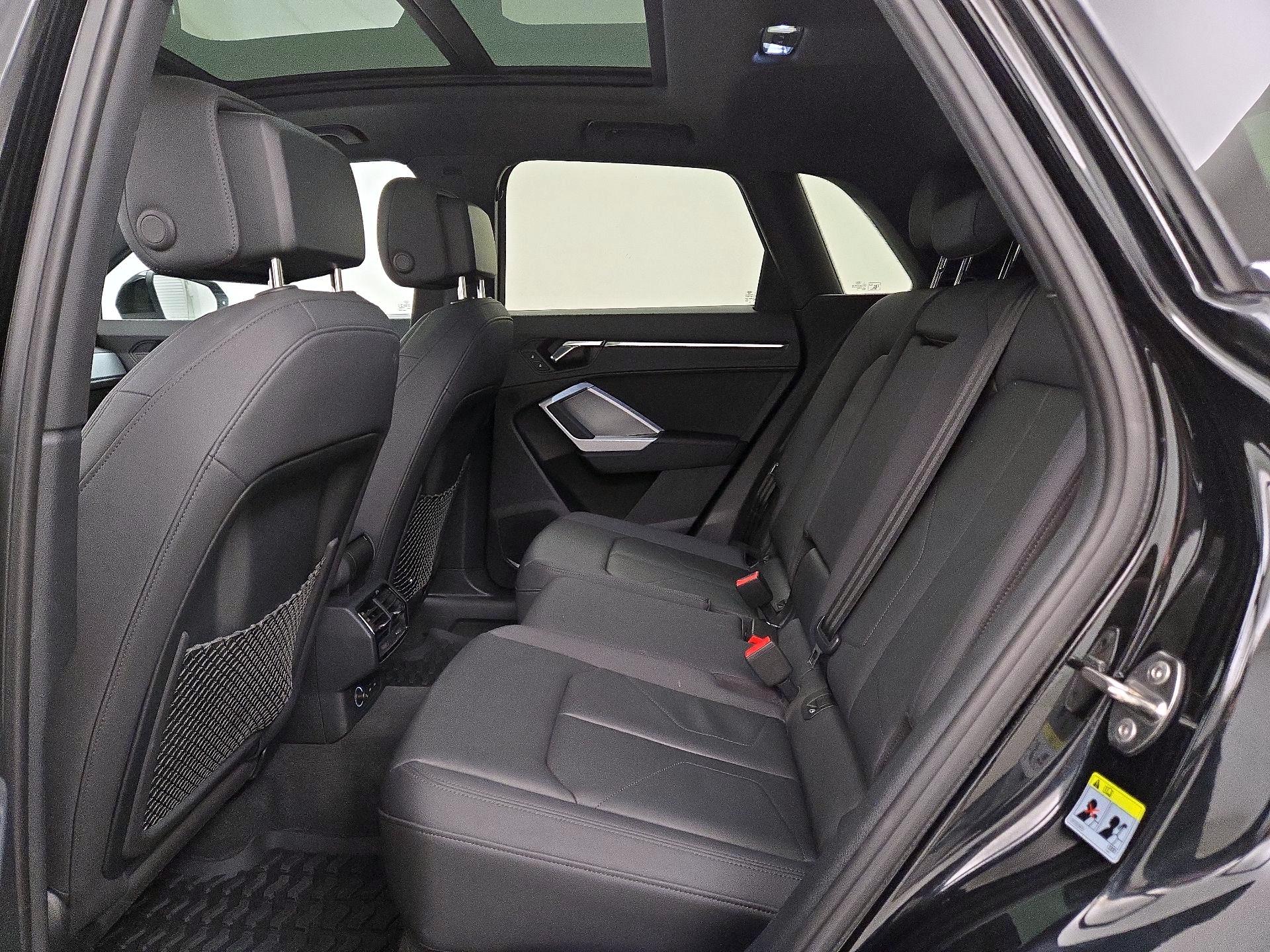 Thumbnail: 2020 Audi Q3 - 20