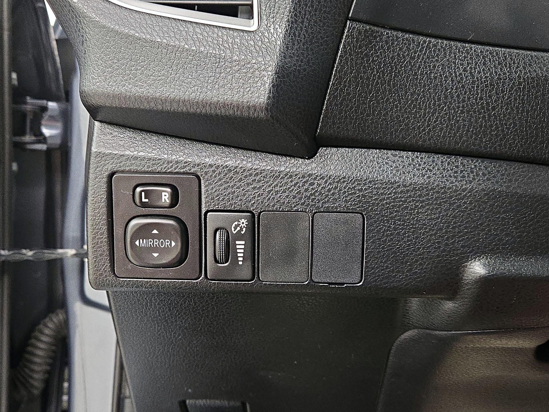Thumbnail: 2014 Toyota Corolla - 13