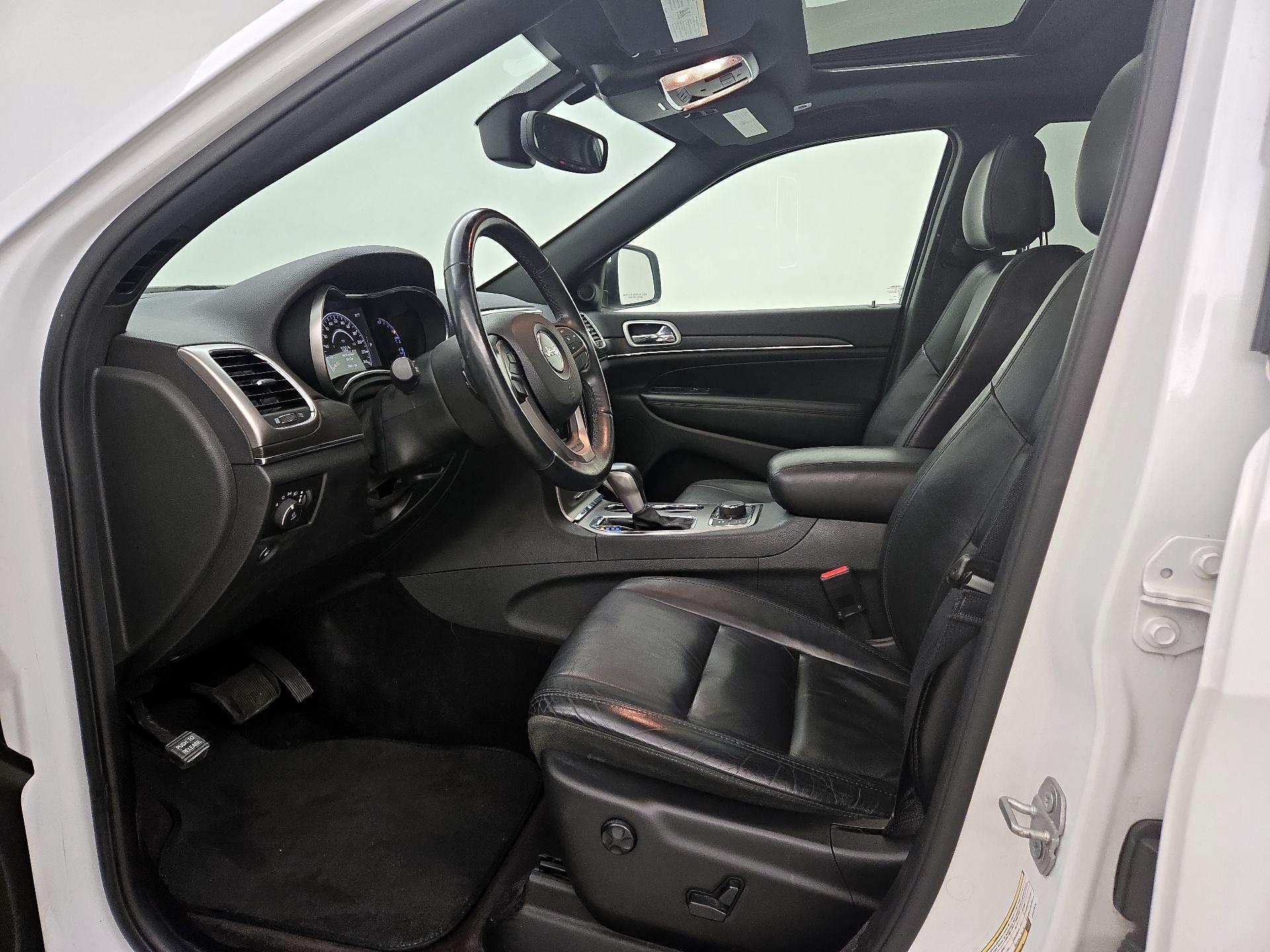 Thumbnail: 2018 Jeep Grand Cherokee - 11