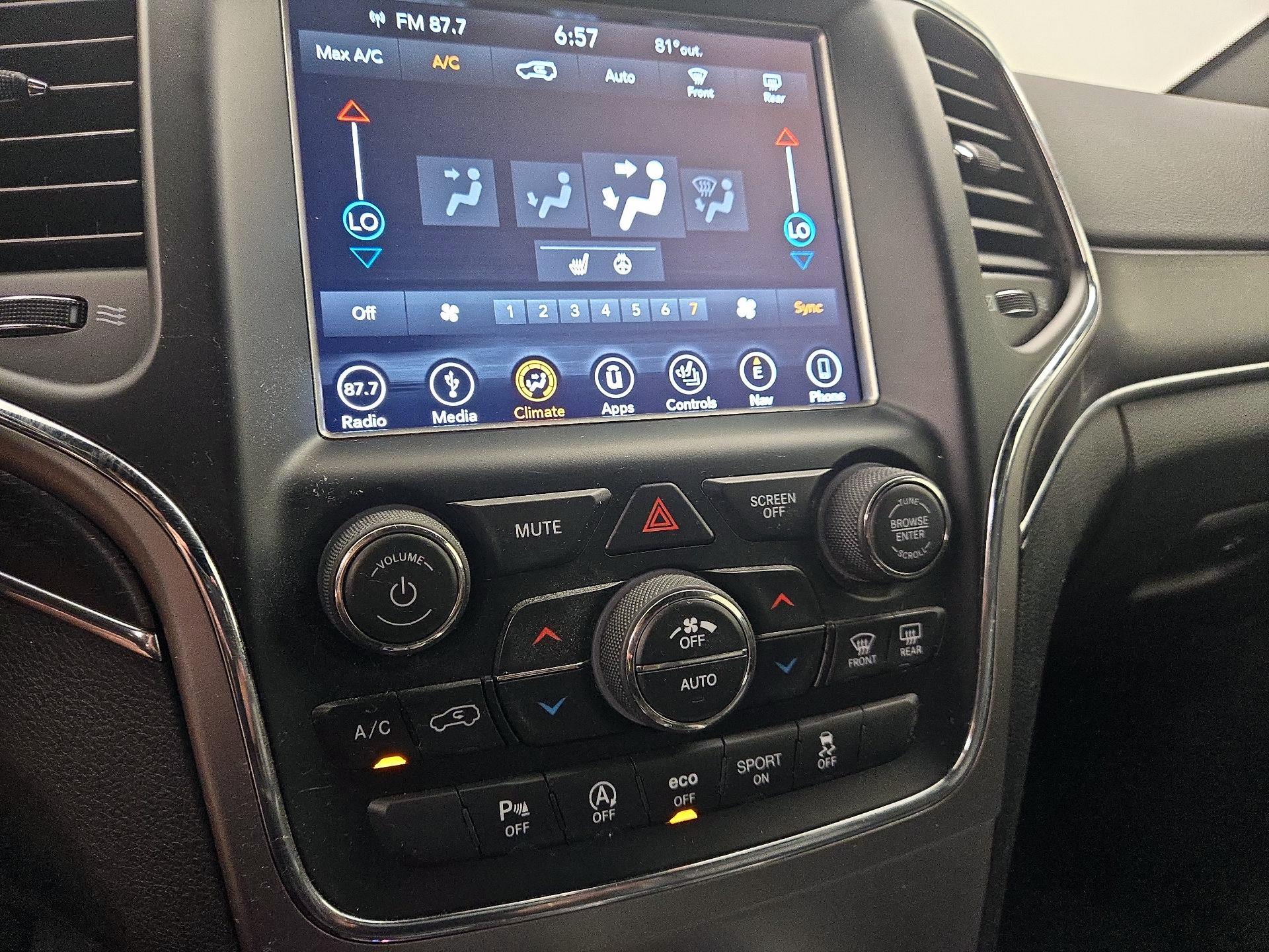 Thumbnail: 2018 Jeep Grand Cherokee - 17