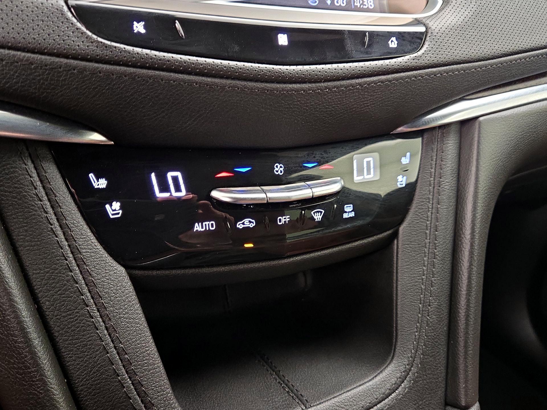 Thumbnail: 2020 Cadillac XT5 - 17