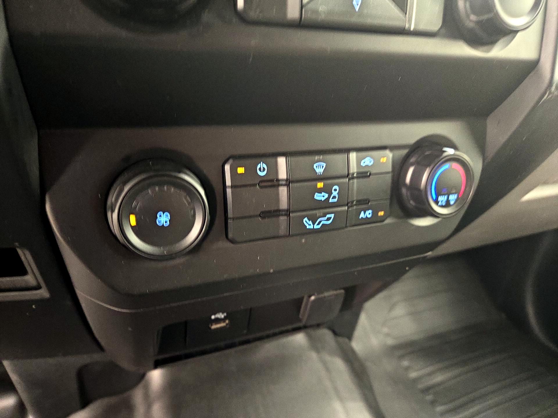 Thumbnail: 2019 Ford F-150 - 16