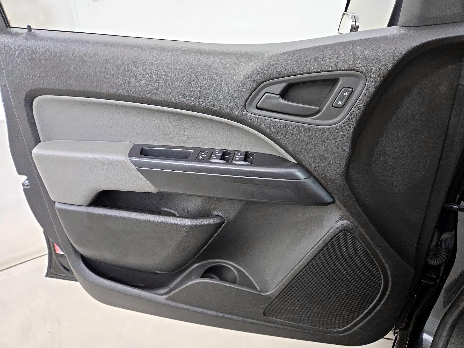 Thumbnail: 2019 Chevrolet Colorado - 12