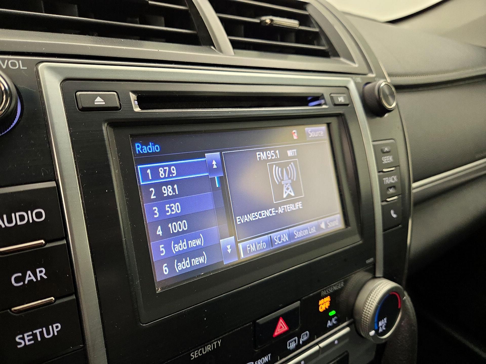 Thumbnail: 2014 Toyota Camry - 15