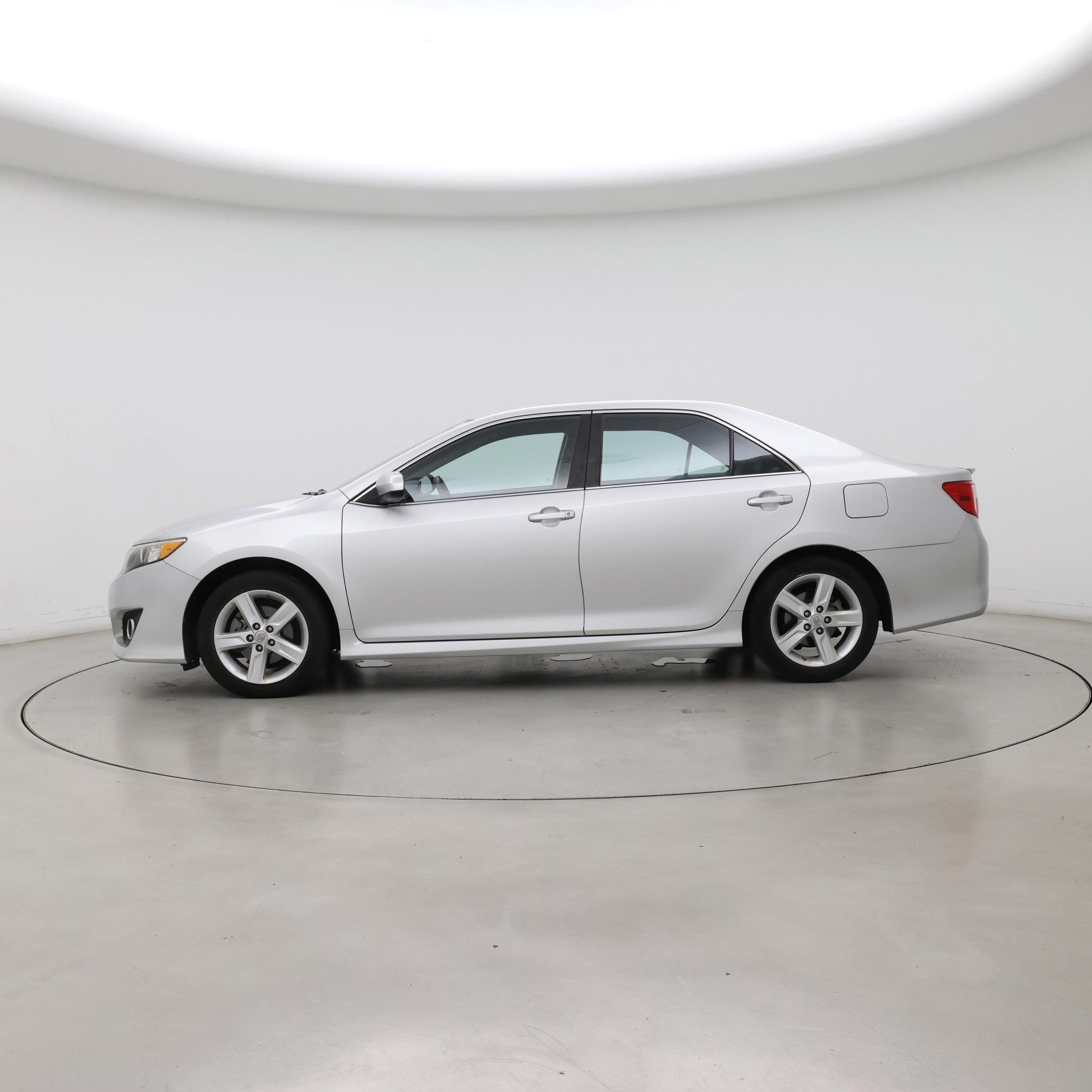 Thumbnail: 2014 Toyota Camry - 3