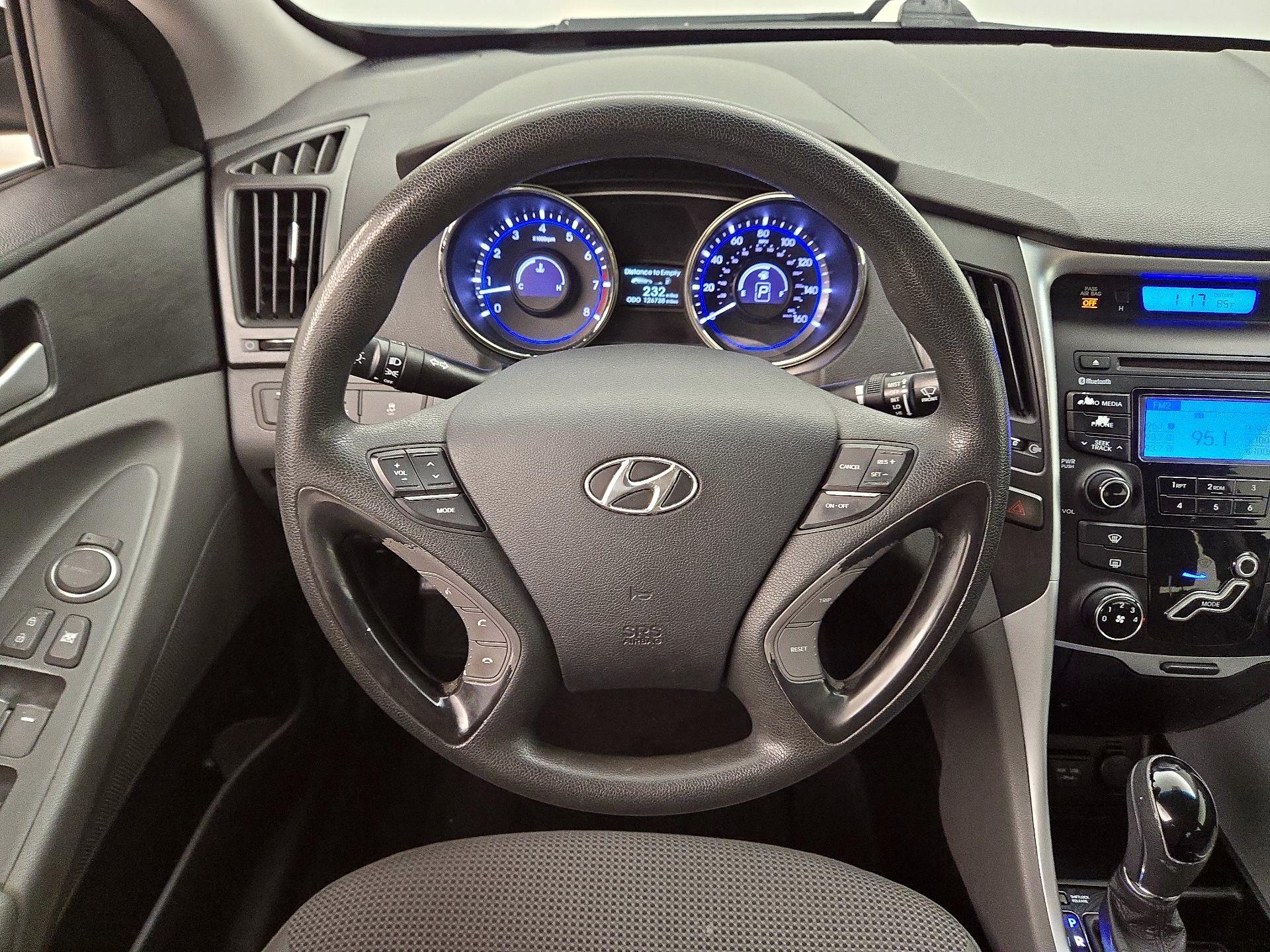 Thumbnail: 2013 Hyundai Sonata - 10
