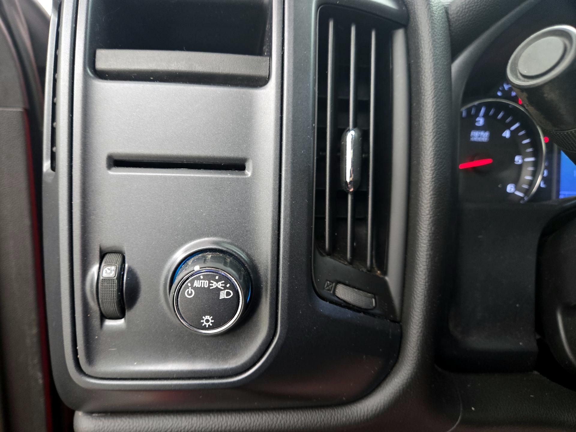 Thumbnail: 2017 Chevrolet Silverado 1500 - 13