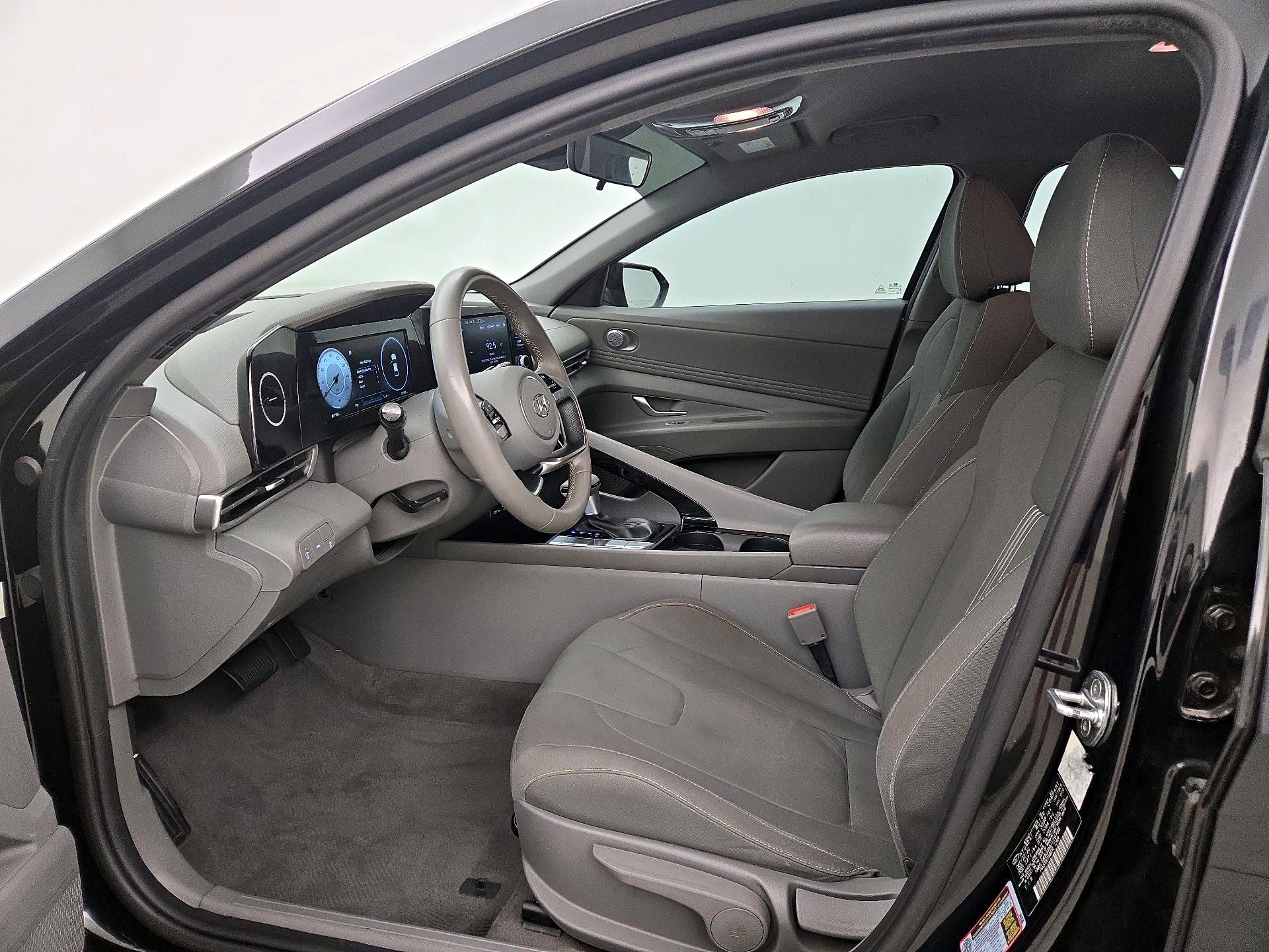 Thumbnail: 2021 Hyundai Elantra - 11