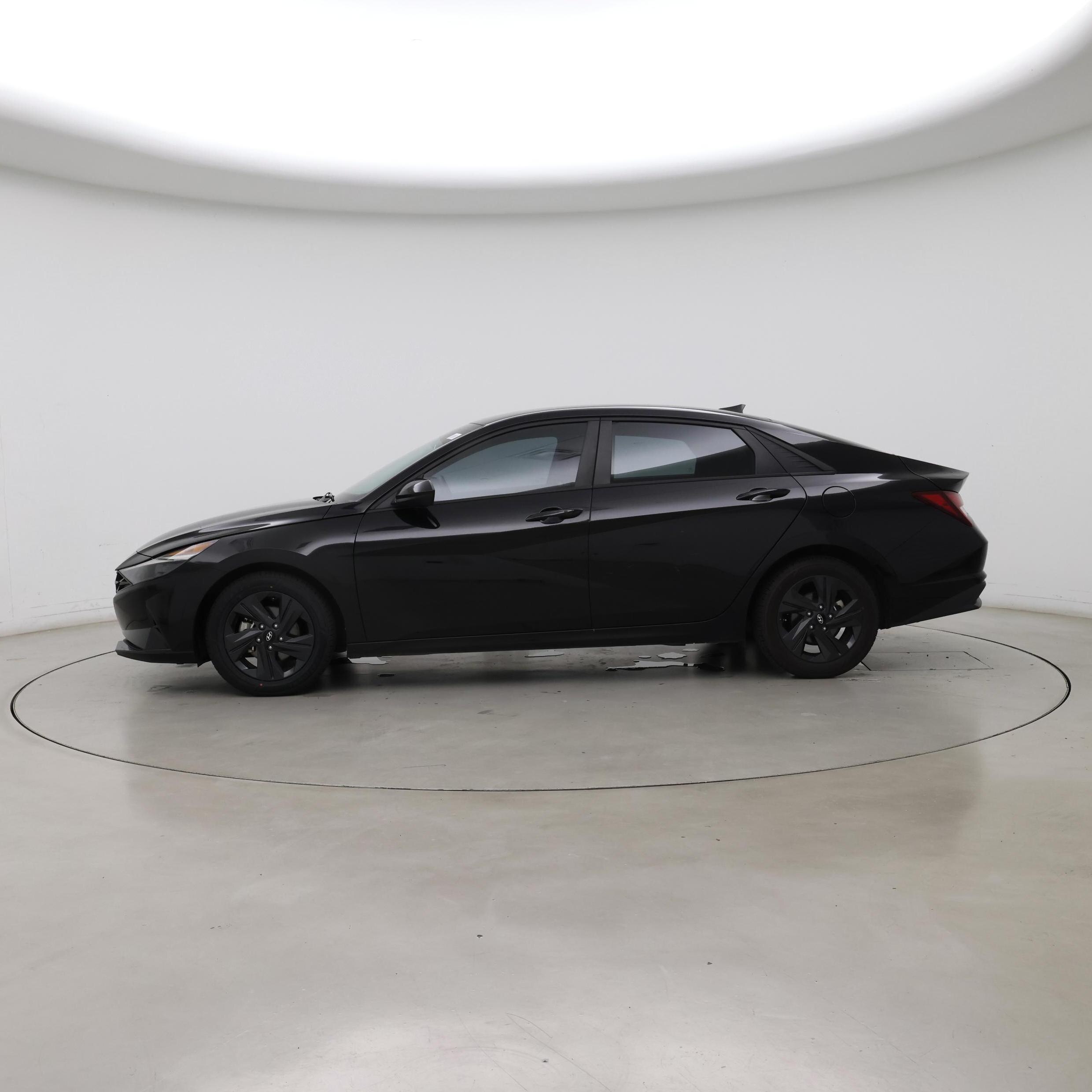 Thumbnail: 2021 Hyundai Elantra - 3
