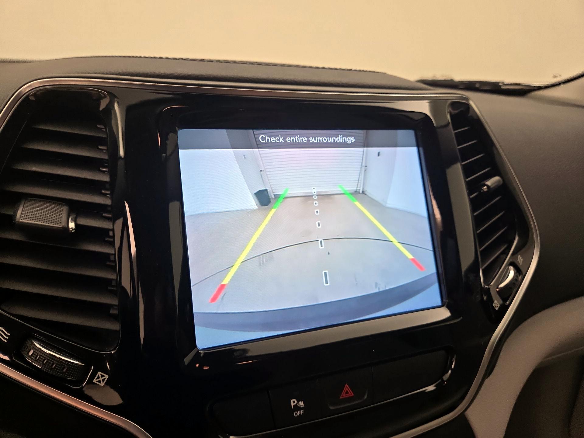 Thumbnail: 2020 Jeep Cherokee - 14