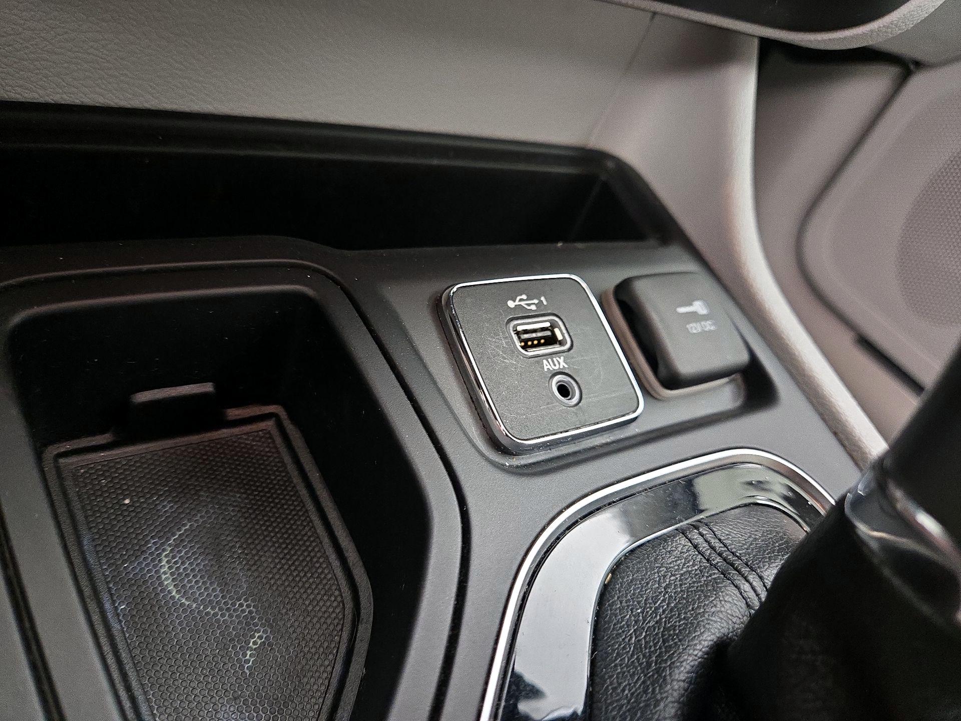 Thumbnail: 2020 Jeep Cherokee - 18