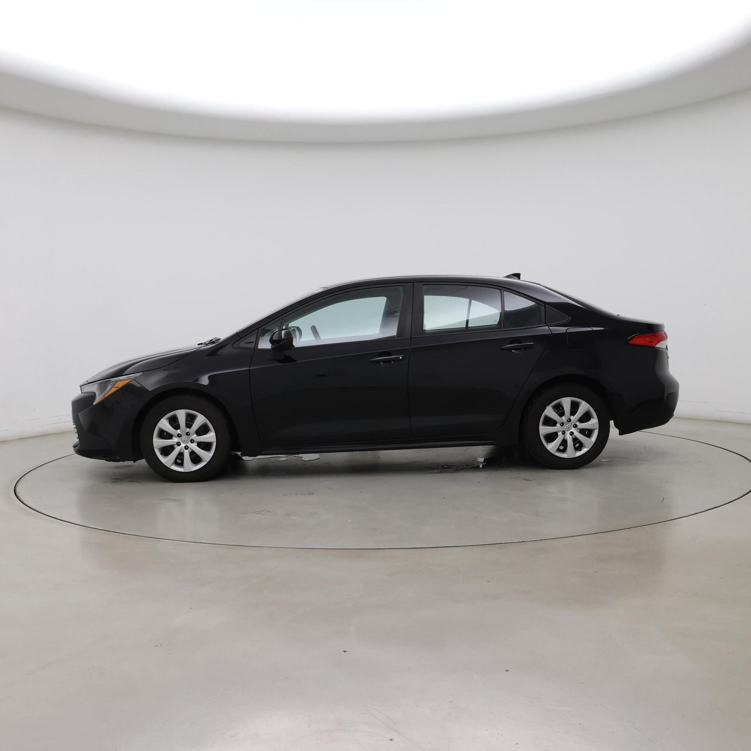 Thumbnail: 2023 Toyota Corolla - 3